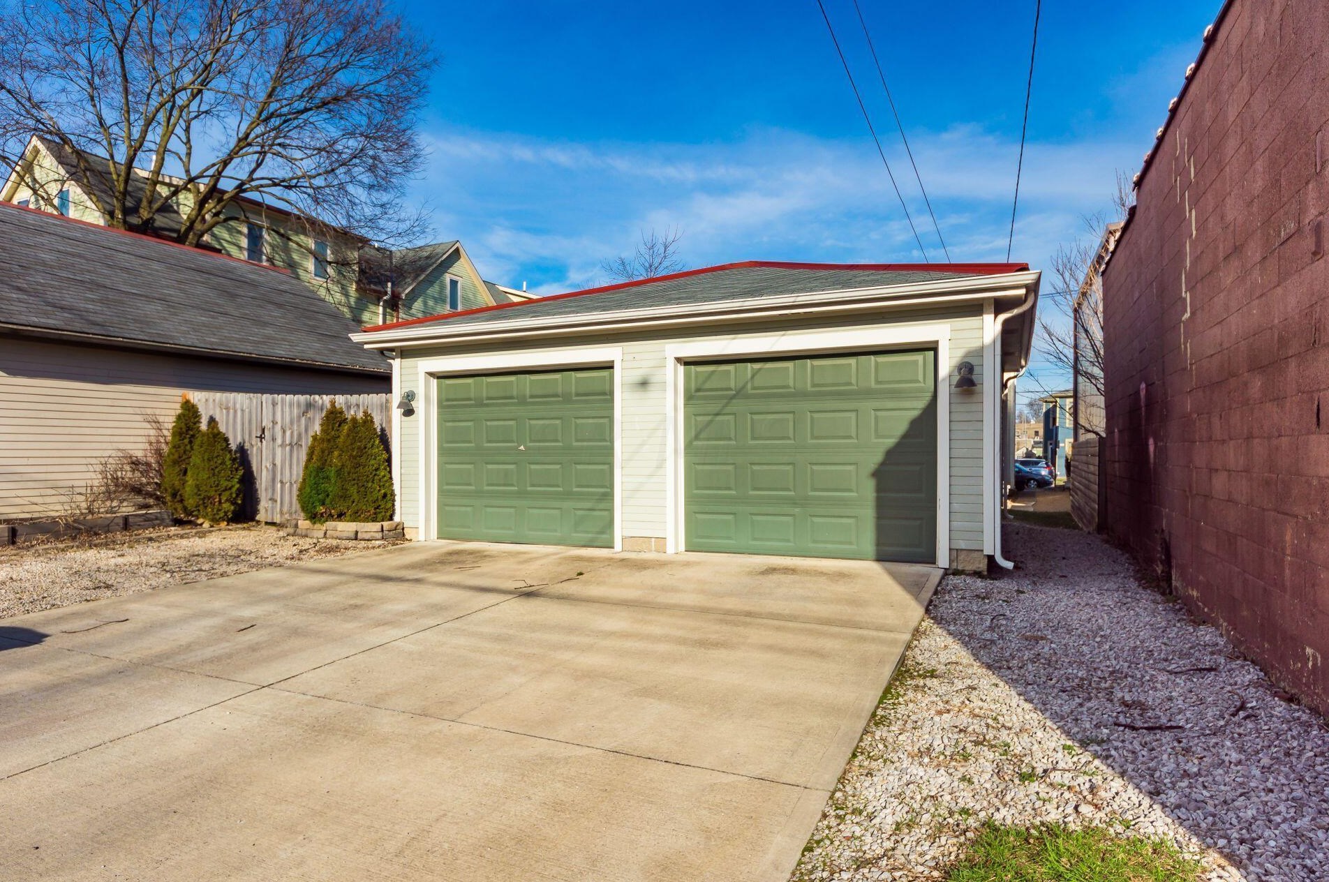 161 4 Ave, Columbus OH 43201-3770 exterior