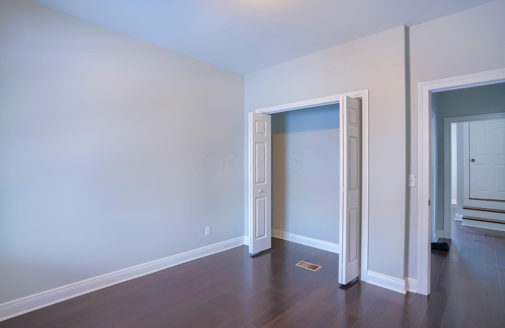 320 Clarendon Ave, Columbus OH 43223-1052 exterior