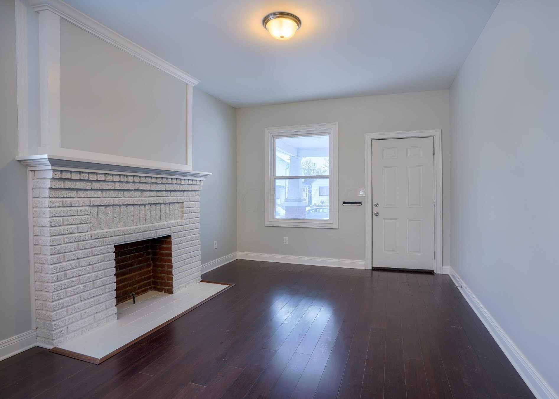 320 Clarendon Ave, Columbus OH 43223-1052 exterior