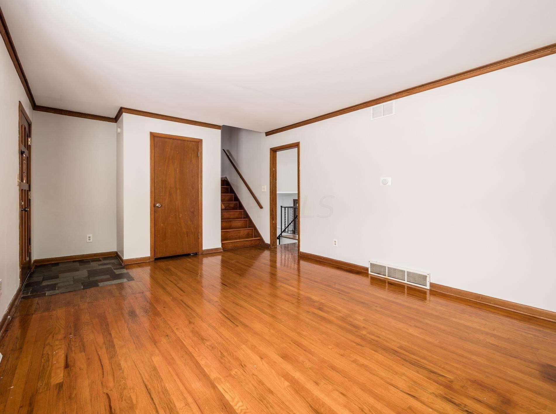 953 Larkstone, Columbus OH 43235-3422 exterior