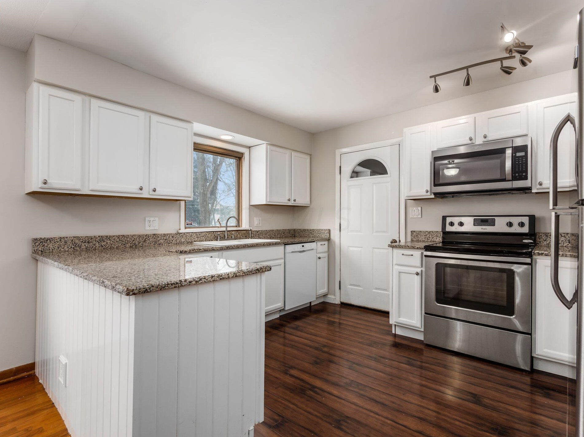 953 Larkstone, Columbus OH 43235-3422 exterior