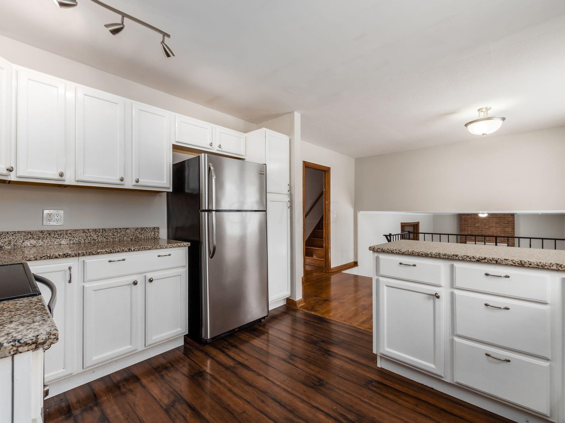 953 Larkstone, Columbus OH 43235-3422 exterior