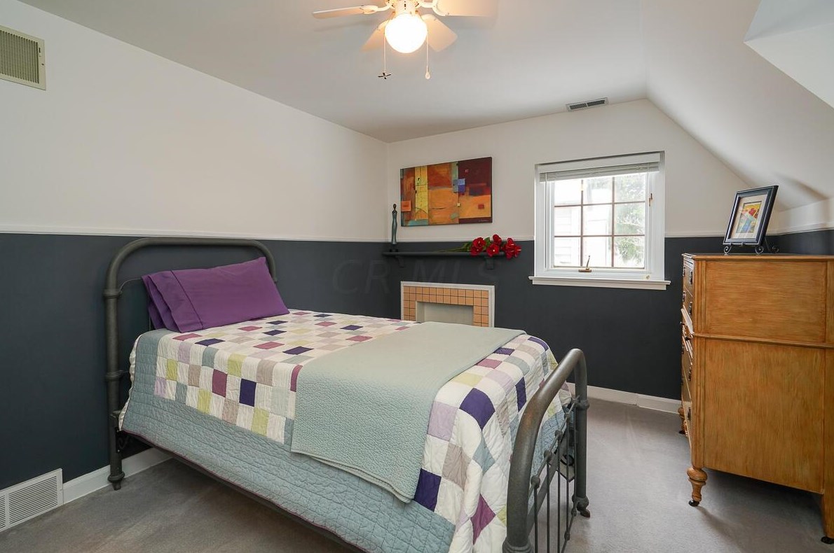 1475 Essex Rd, Columbus OH 43221-3841 exterior