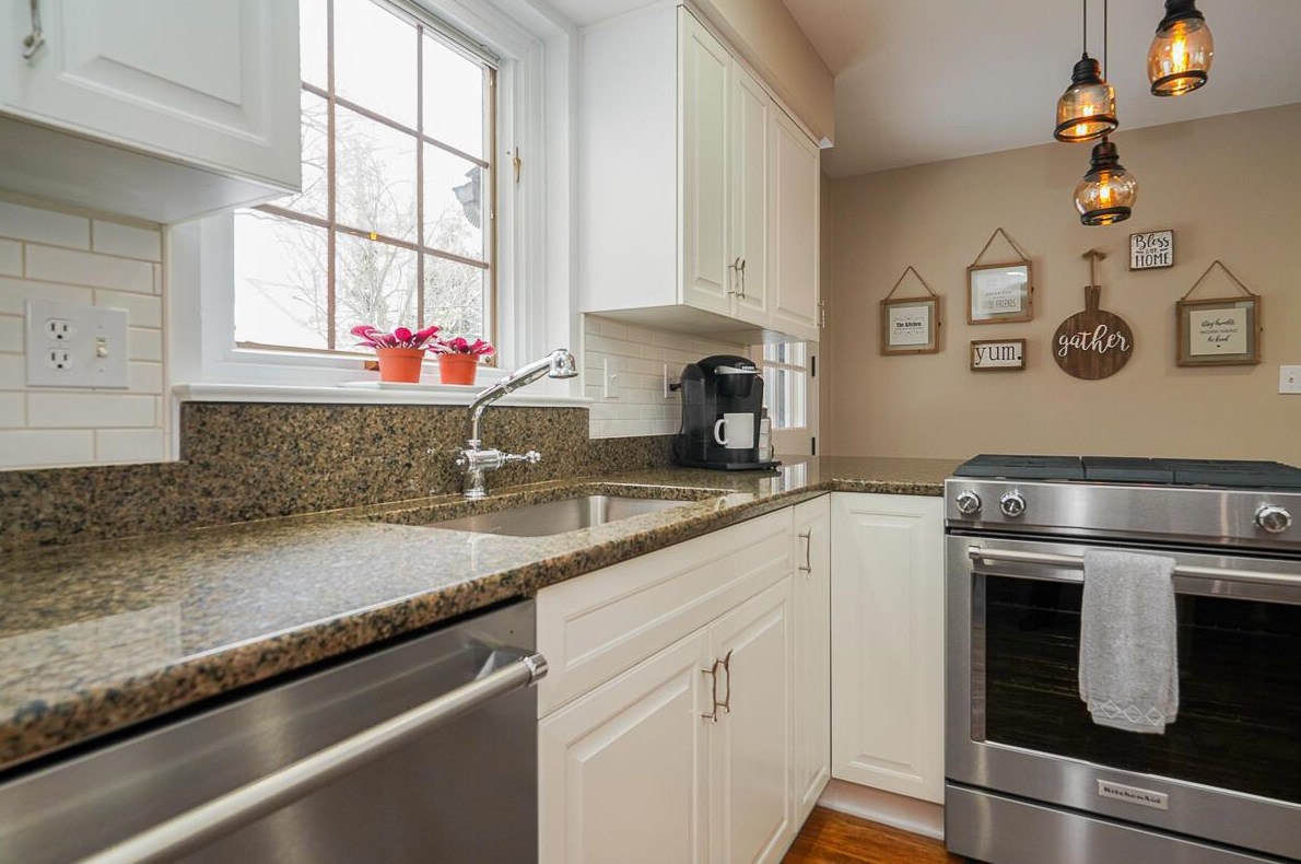 1475 Essex Rd, Columbus OH 43221-3841 exterior