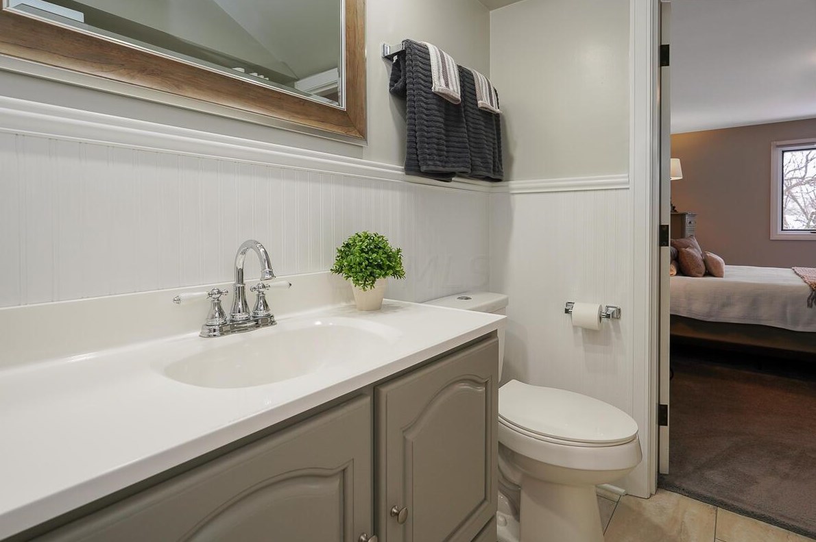 1475 Essex Rd, Columbus OH 43221-3841 exterior