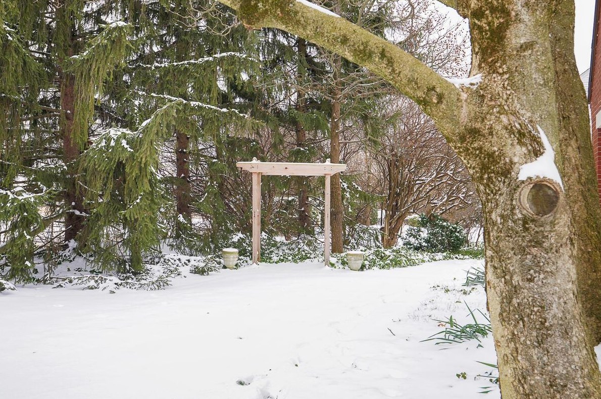 1475 Essex Rd, Columbus OH 43221-3841 exterior