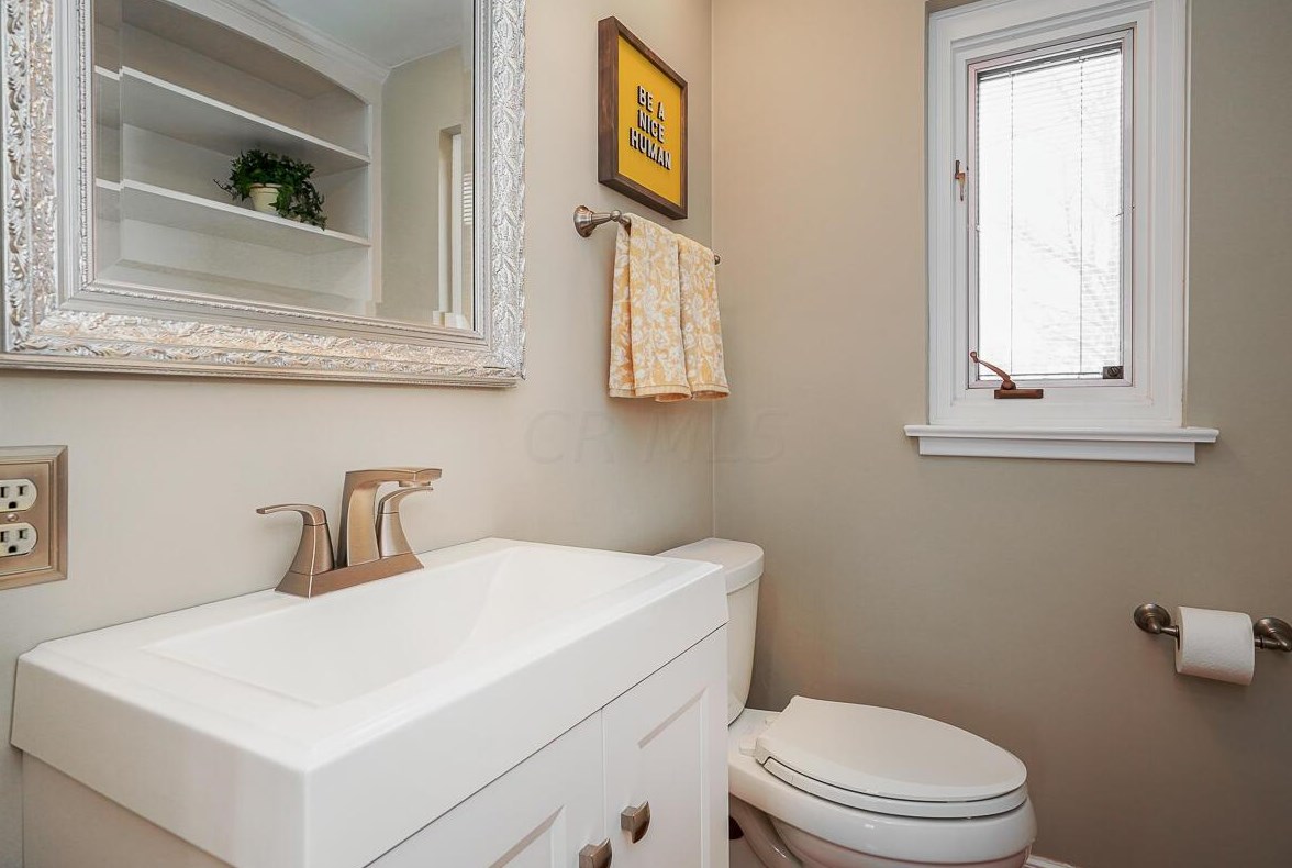 1475 Essex Rd, Columbus OH 43221-3841 exterior