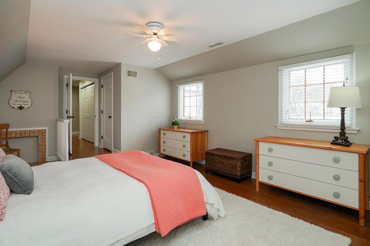 1475 Essex Rd, Columbus OH 43221-3841 exterior