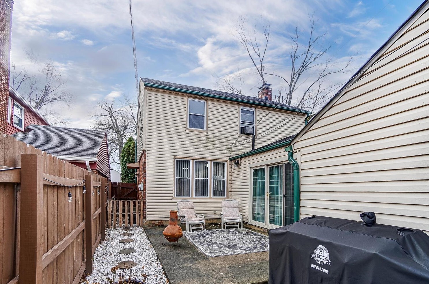 3032 Wicklow Rd, Columbus OH 43204-2554 exterior