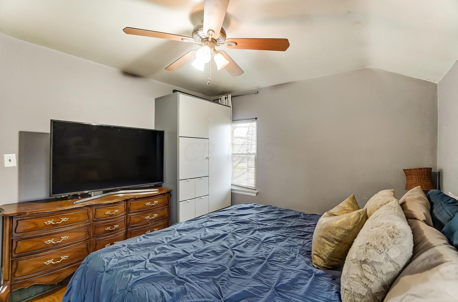 3032 Wicklow Rd, Columbus OH 43204-2554 exterior