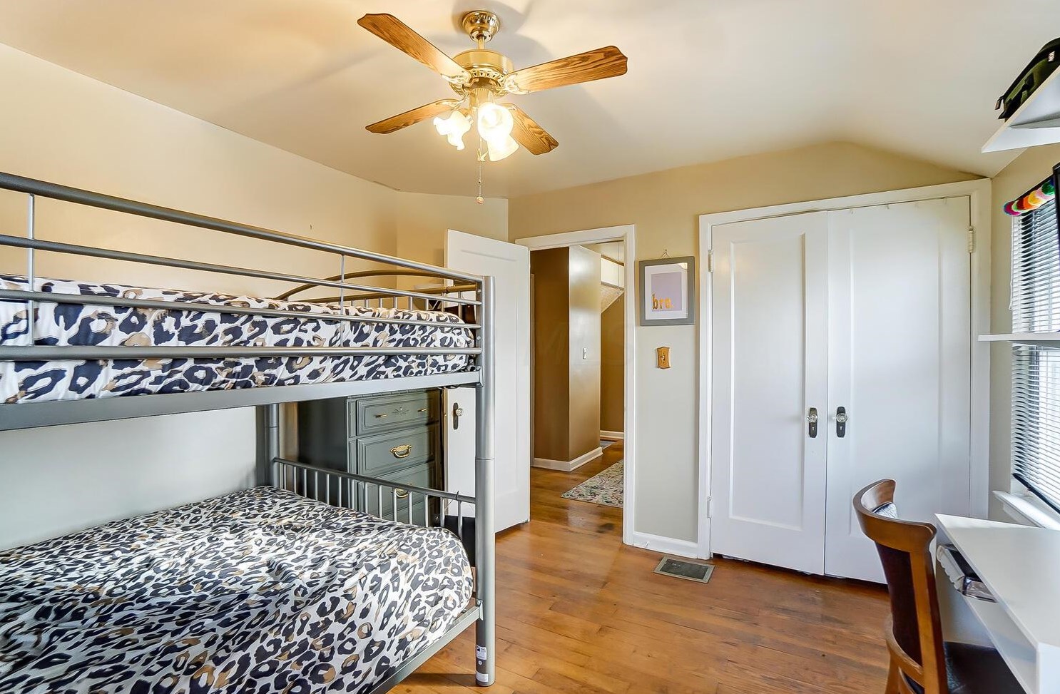 3032 Wicklow Rd, Columbus OH 43204-2554 exterior