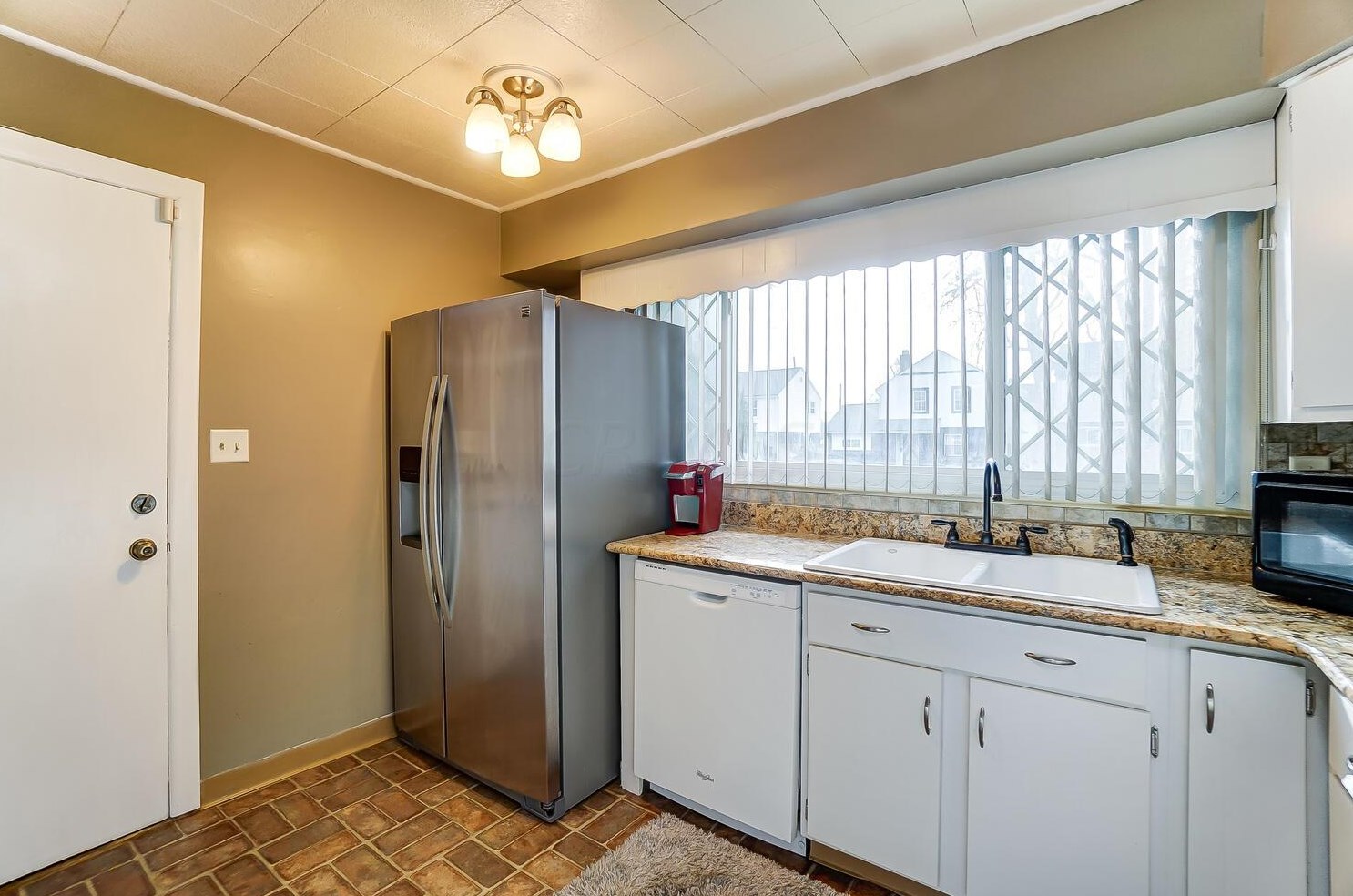 3032 Wicklow Rd, Columbus OH 43204-2554 exterior