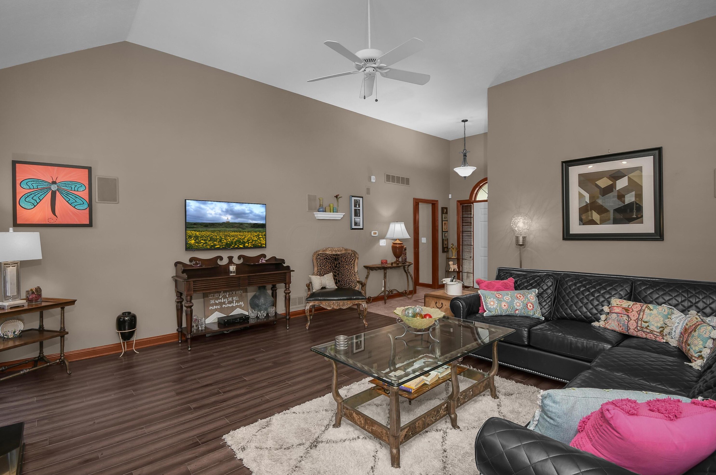 107 Autumn Rush Ct, Columbus OH 43230-8106 exterior