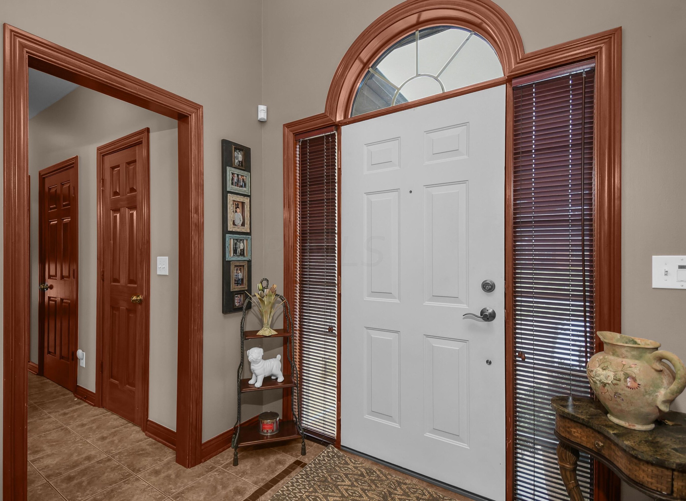 107 Autumn Rush Ct, Columbus OH 43230-8106 exterior