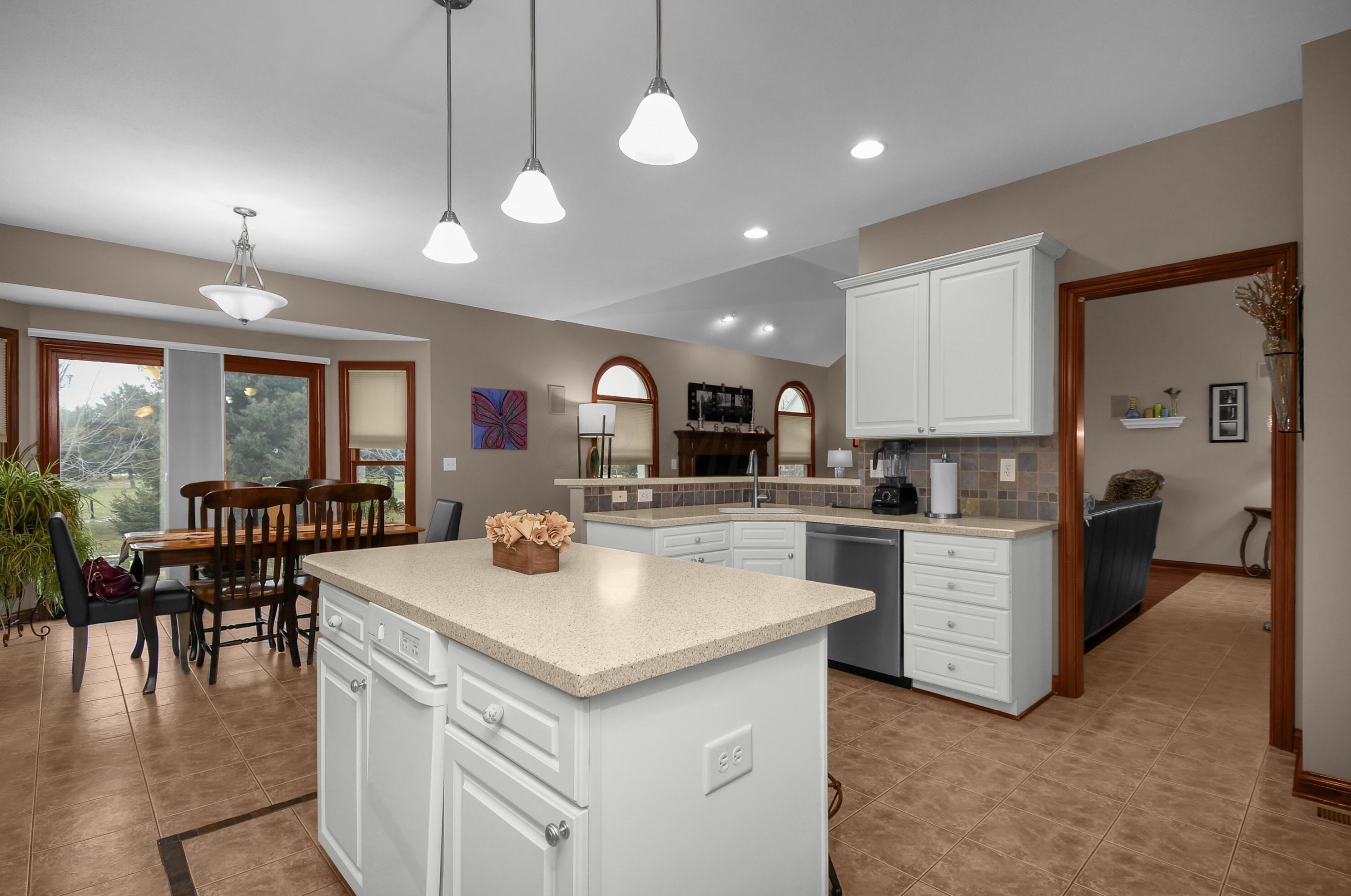 107 Autumn Rush Ct, Columbus OH 43230-8106 exterior