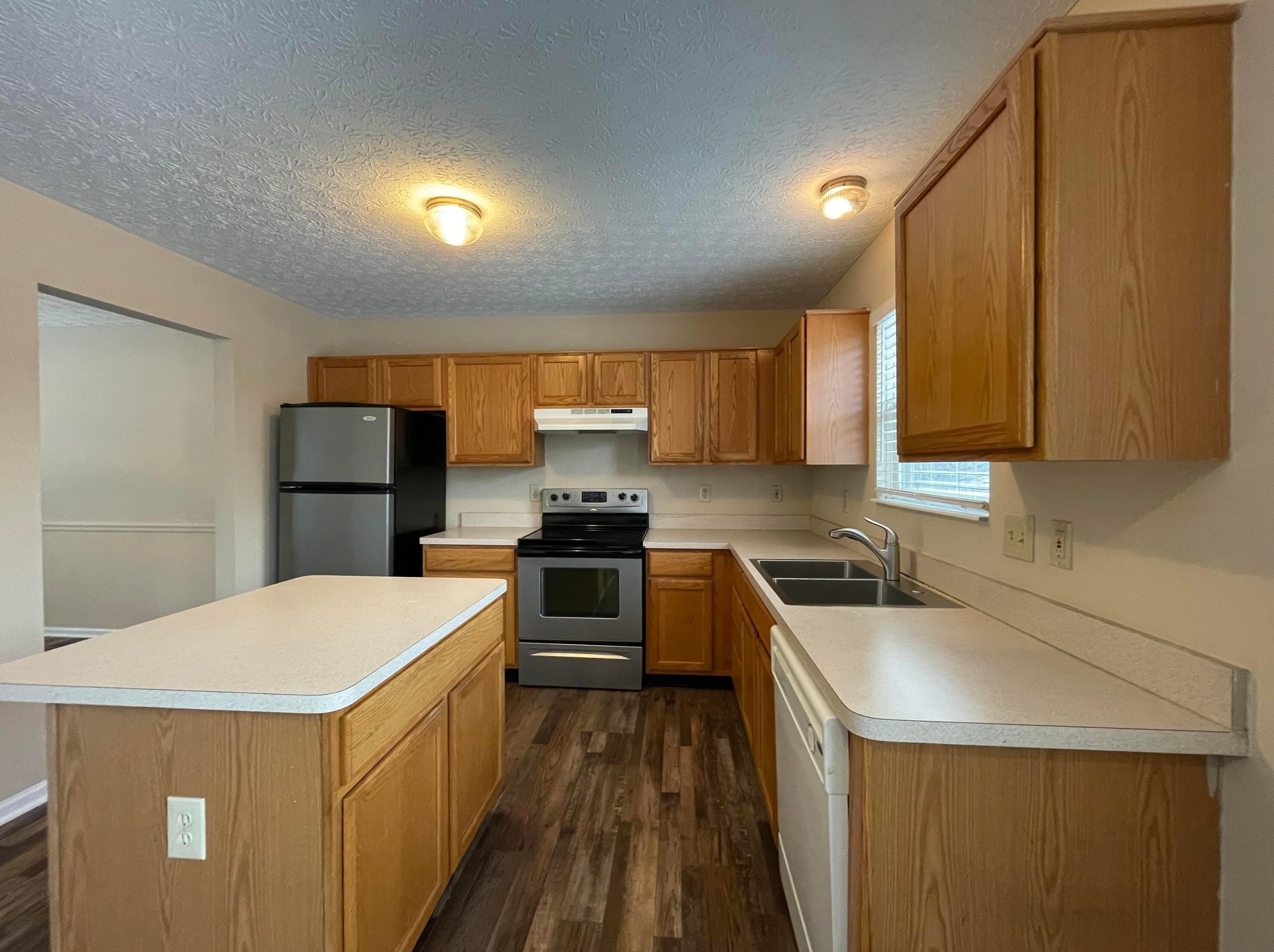 5601 Asbury Ridge Ct, Columbus OH  43230-8393 exterior