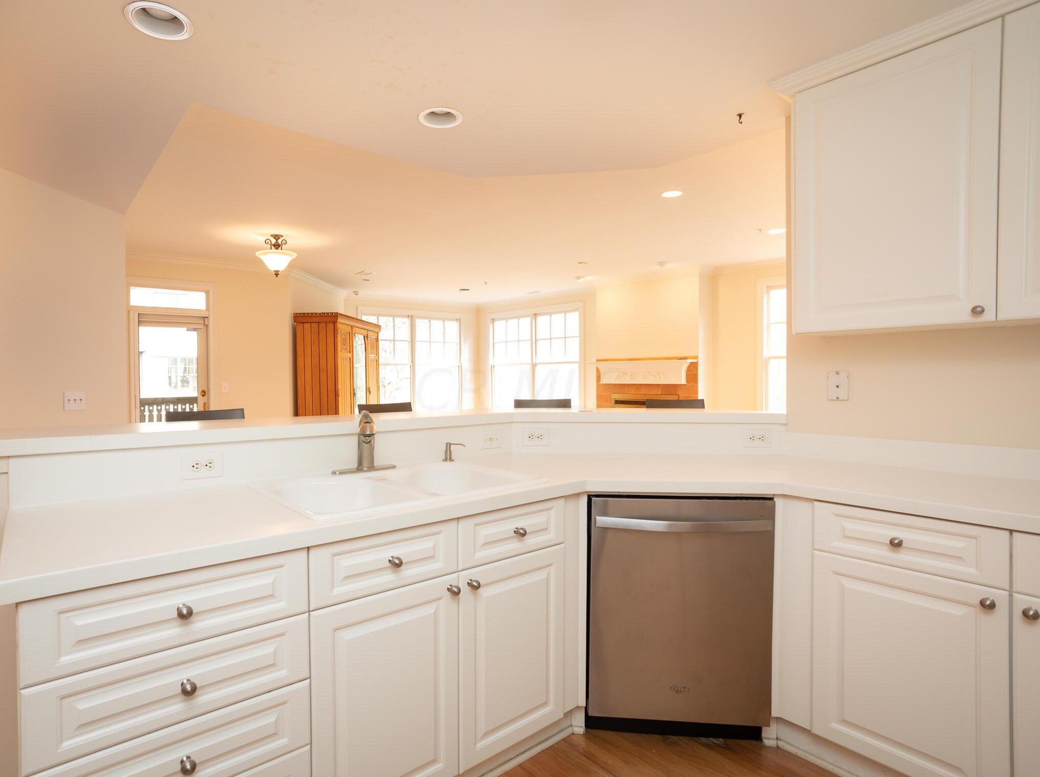 8164 Mt Air Pl, Columbus OH 43235-1358 exterior