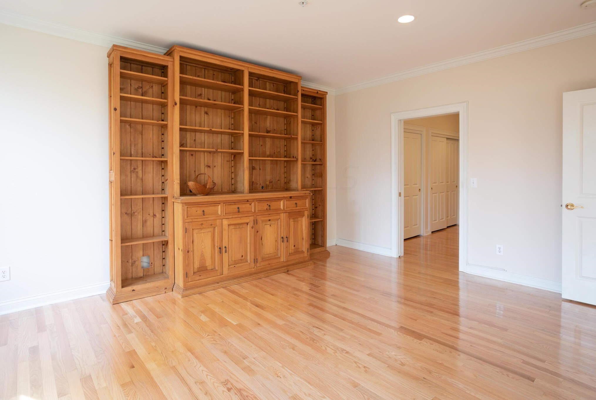 8164 Mt Air Pl, Columbus OH 43235-1358 exterior