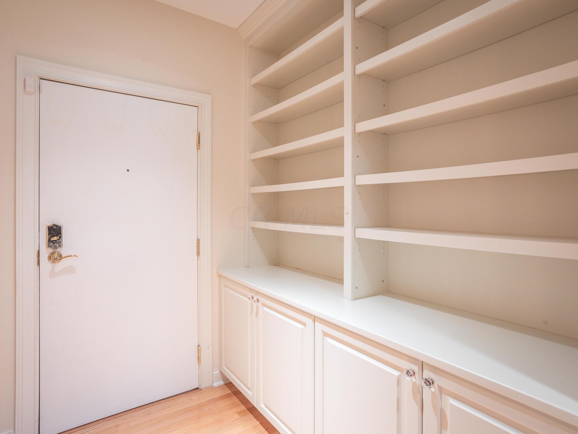 8164 Mt Air Pl, Columbus OH 43235-1358 exterior