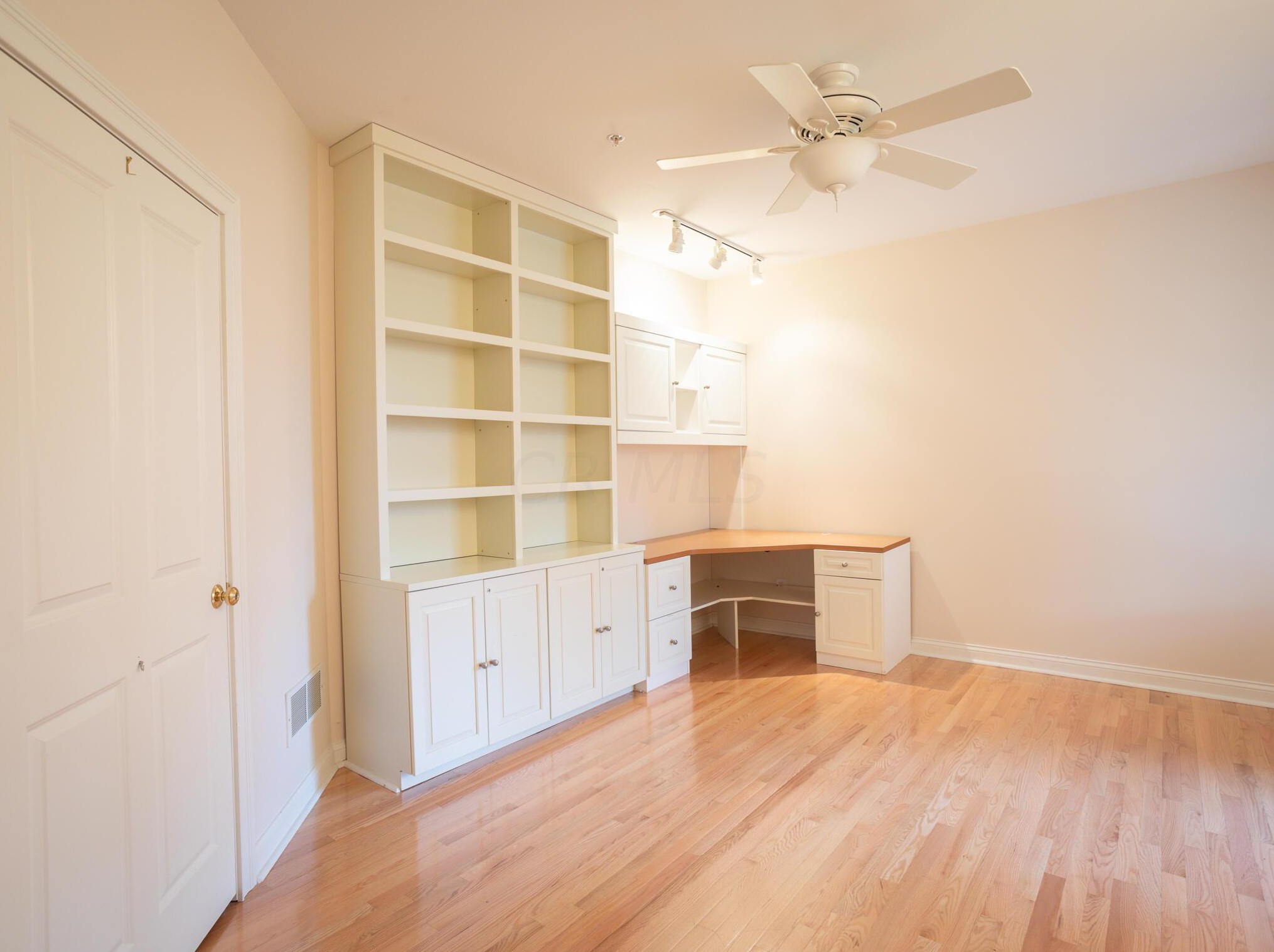 8164 Mt Air Pl, Columbus OH 43235-1358 exterior