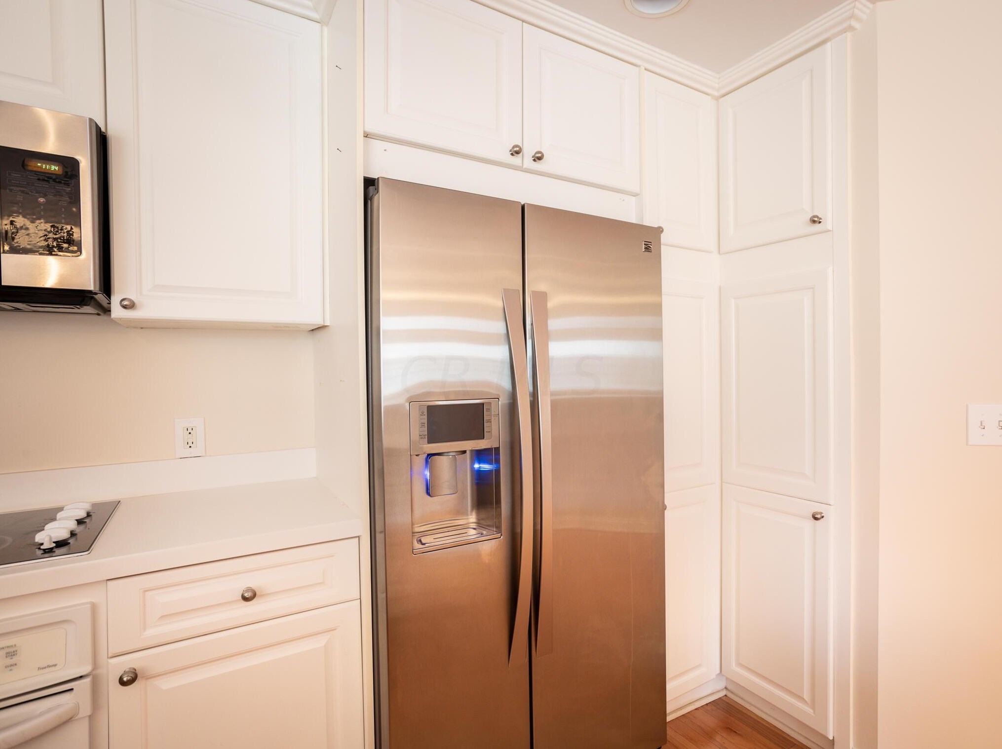 8164 Mt Air Pl, Columbus OH 43235-1358 exterior