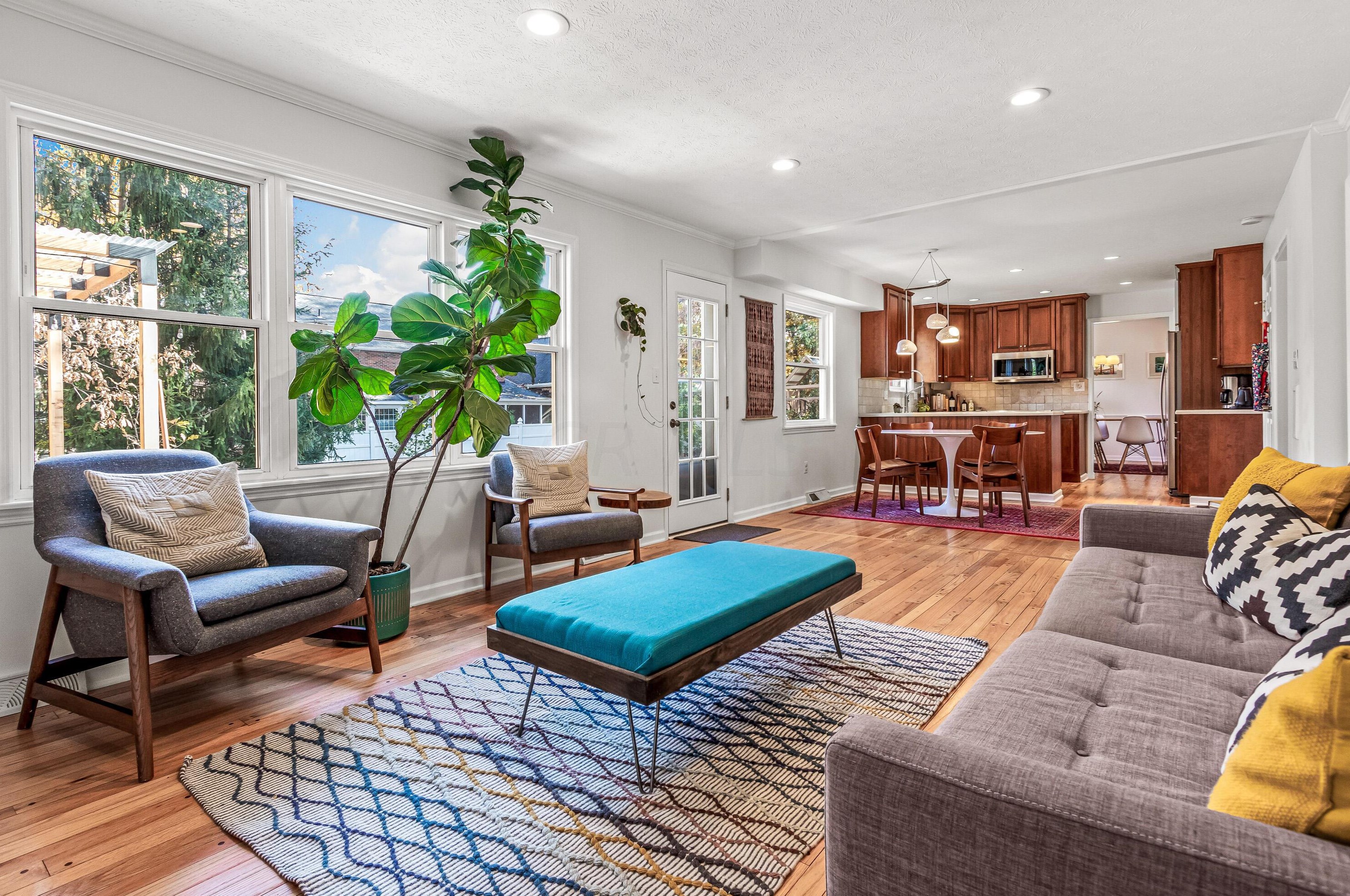 8320 Fairway Dr, Columbus OH 43235-1154 exterior