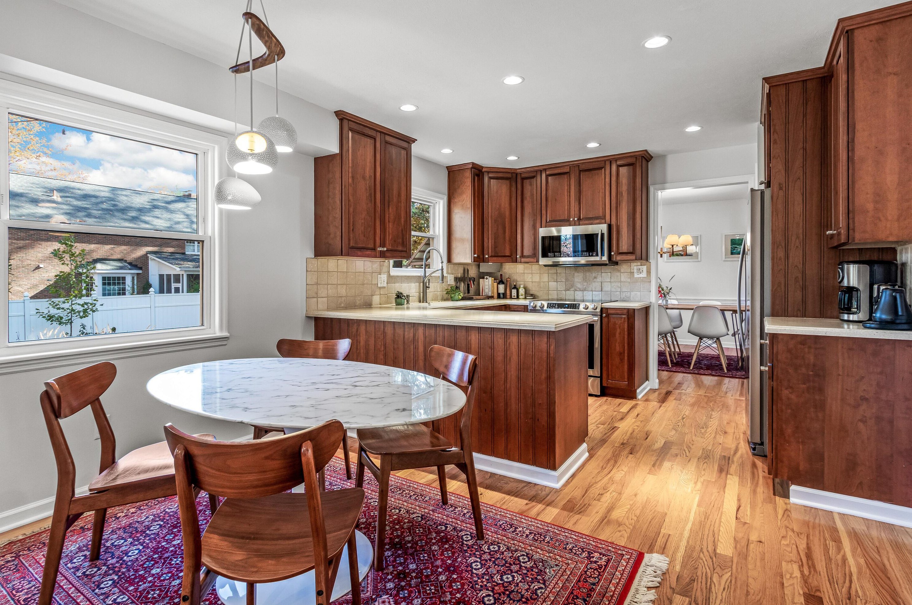 8320 Fairway Dr, Columbus OH 43235-1154 exterior