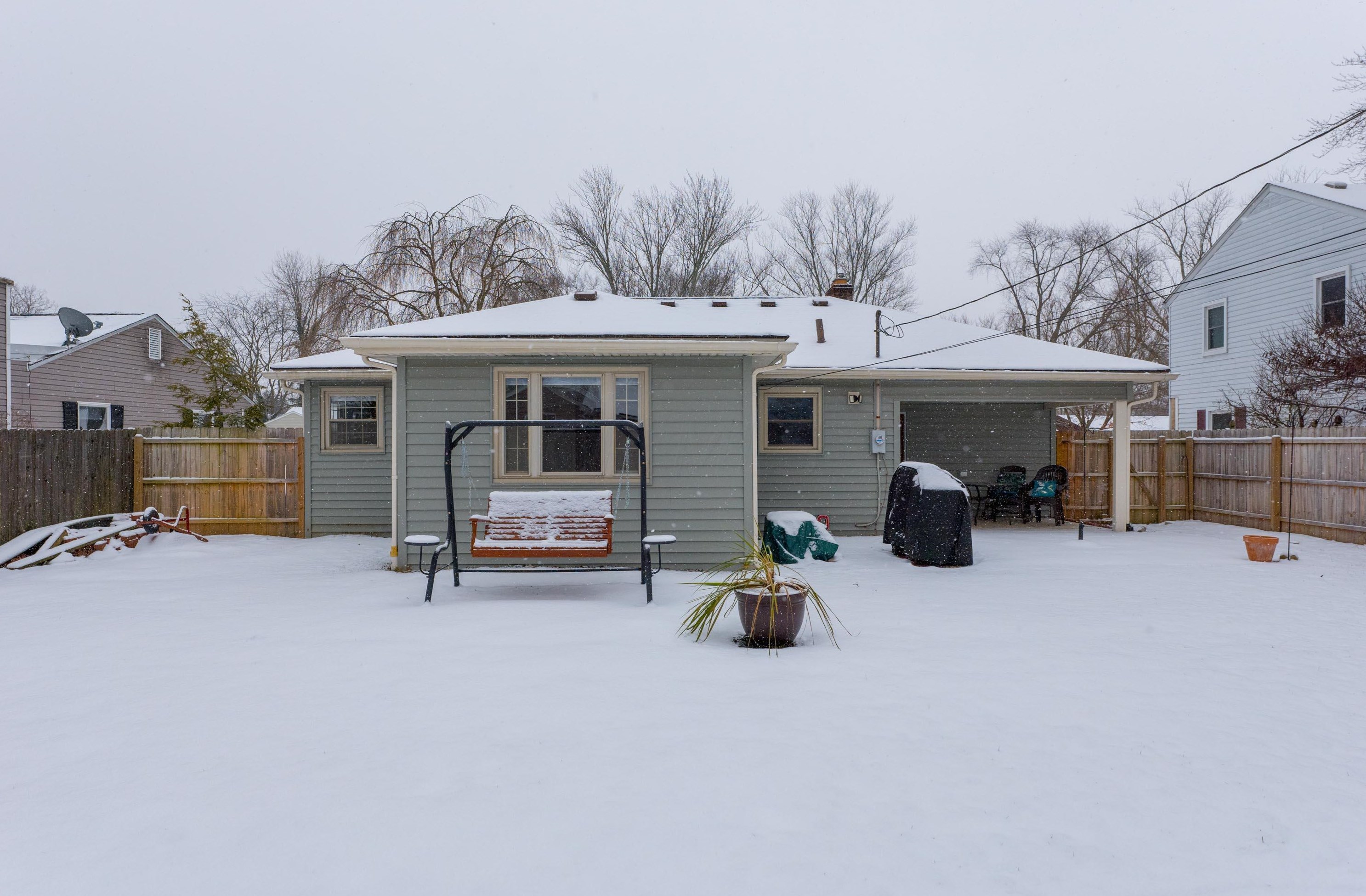 2236 Woodstock Rd, Columbus OH 43221-1844 exterior