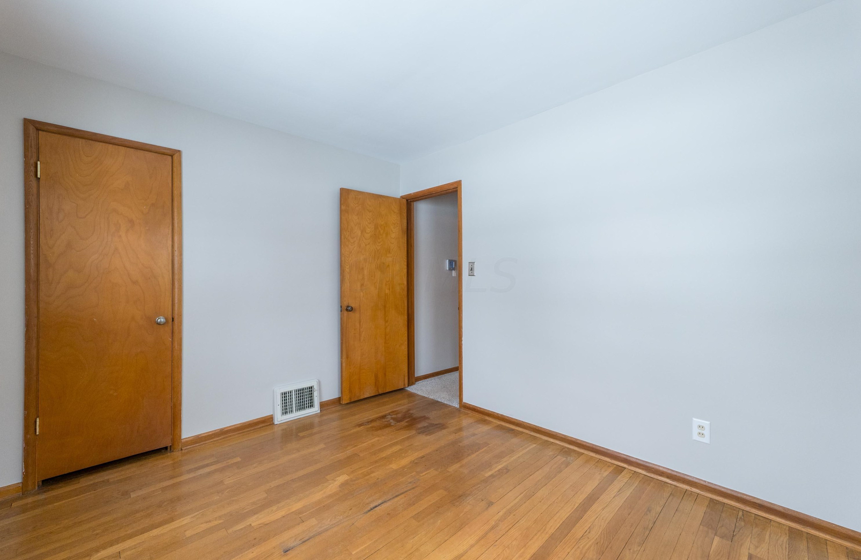 2236 Woodstock Rd, Columbus OH 43221-1844 exterior