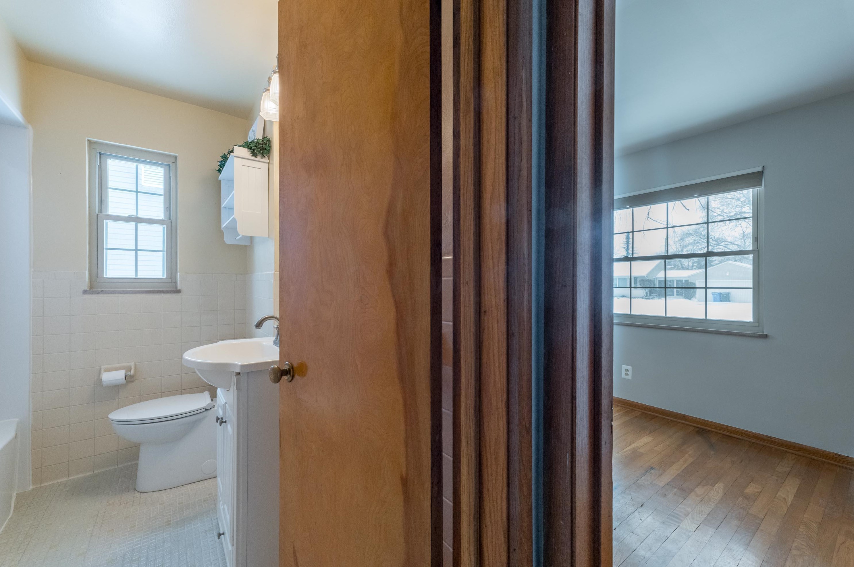 2236 Woodstock Rd, Columbus OH 43221-1844 exterior