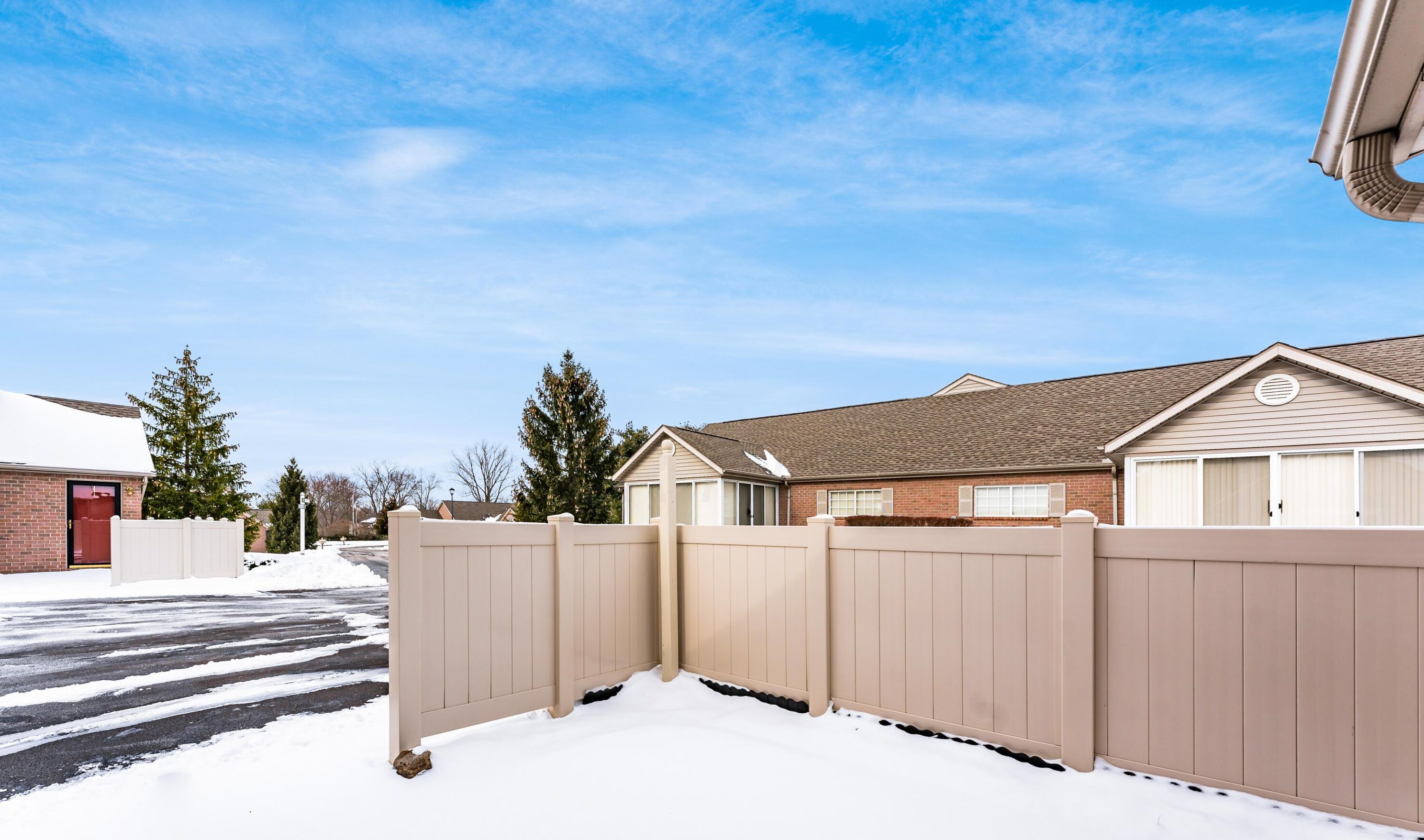 4037 Chennin Dr, Columbus OH 43230 exterior