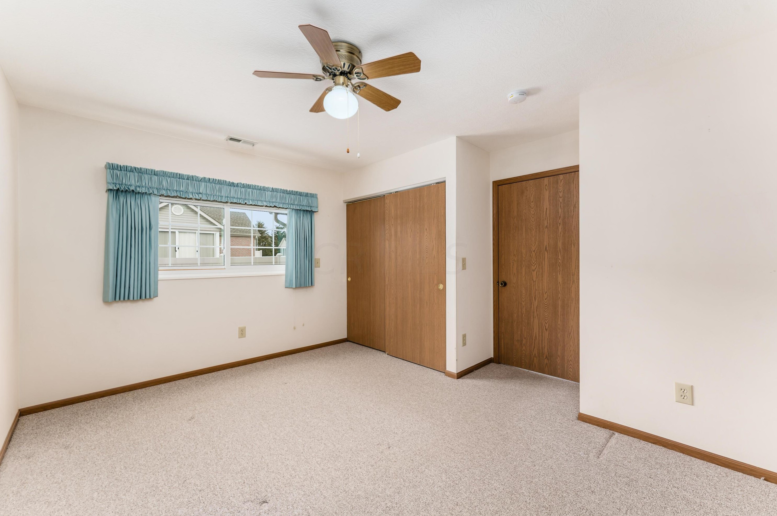 4037 Chennin Dr, Columbus OH 43230 exterior