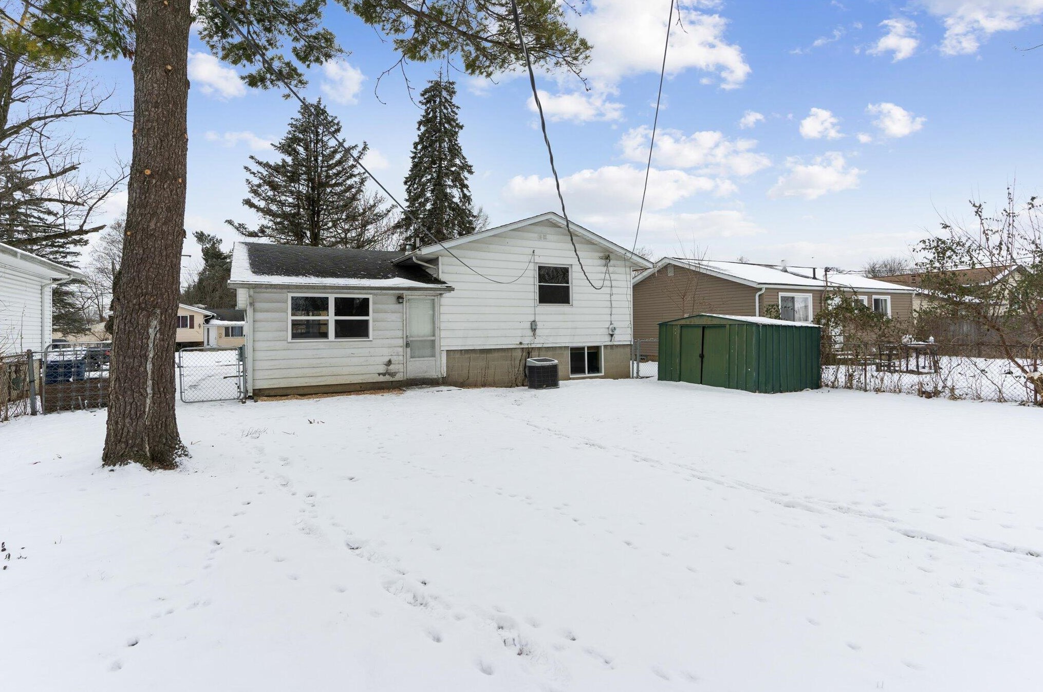 1844 Binbrook Rd, Columbus OH 43227-3514 exterior