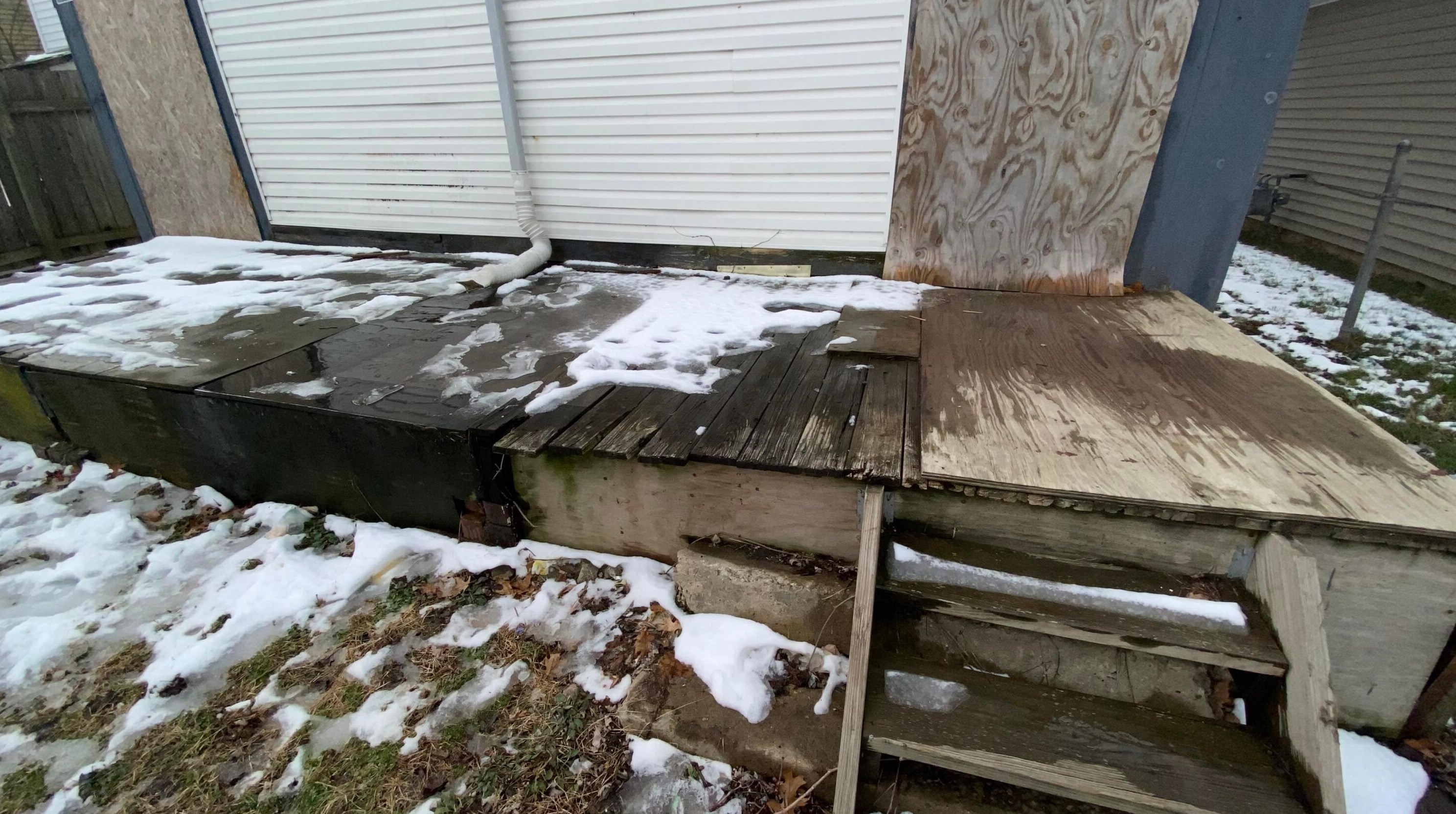 154 Oakley Ave, Columbus OH 43204-3217 exterior