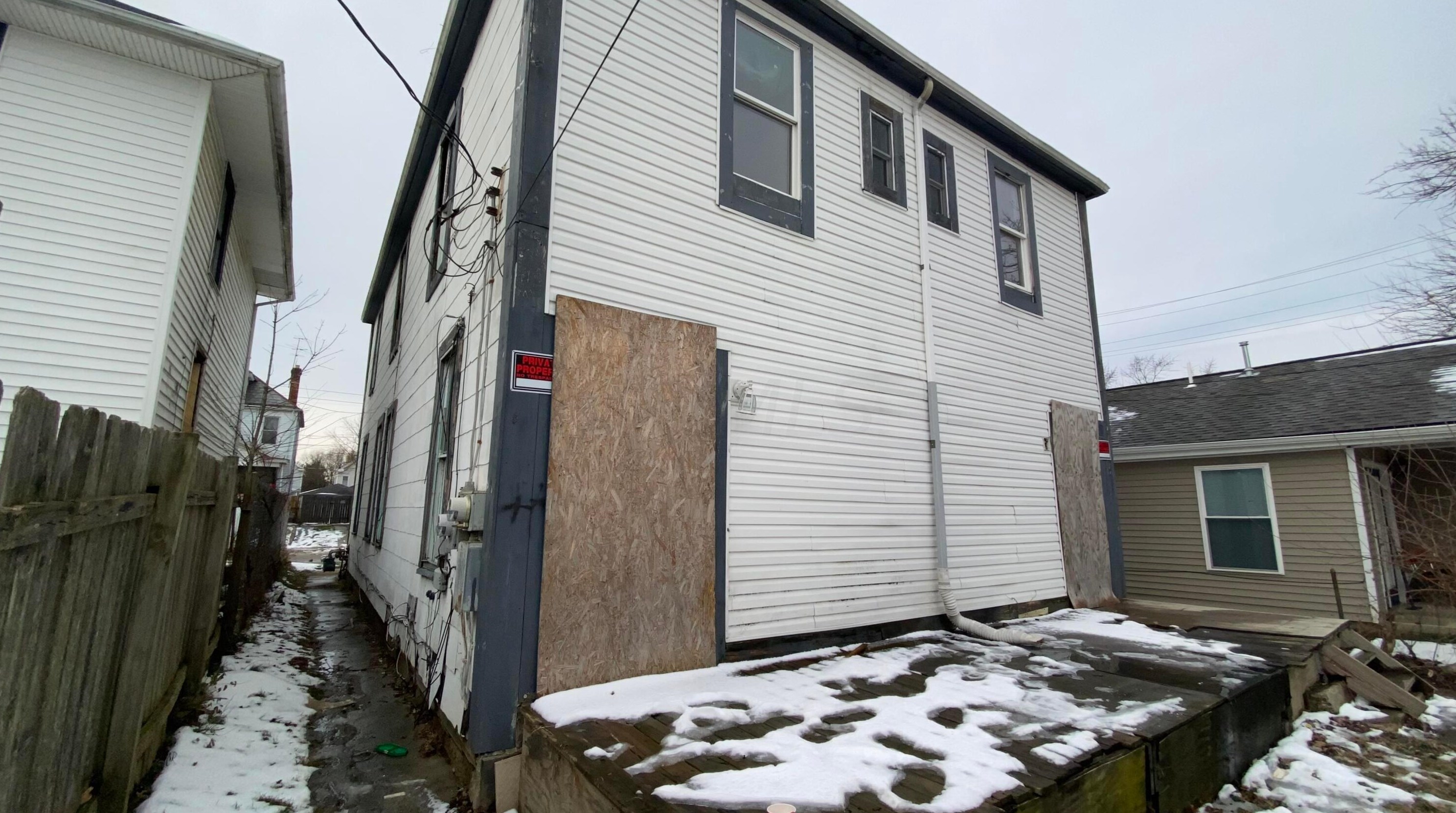 154 Oakley Ave, Columbus OH 43204-3217 exterior