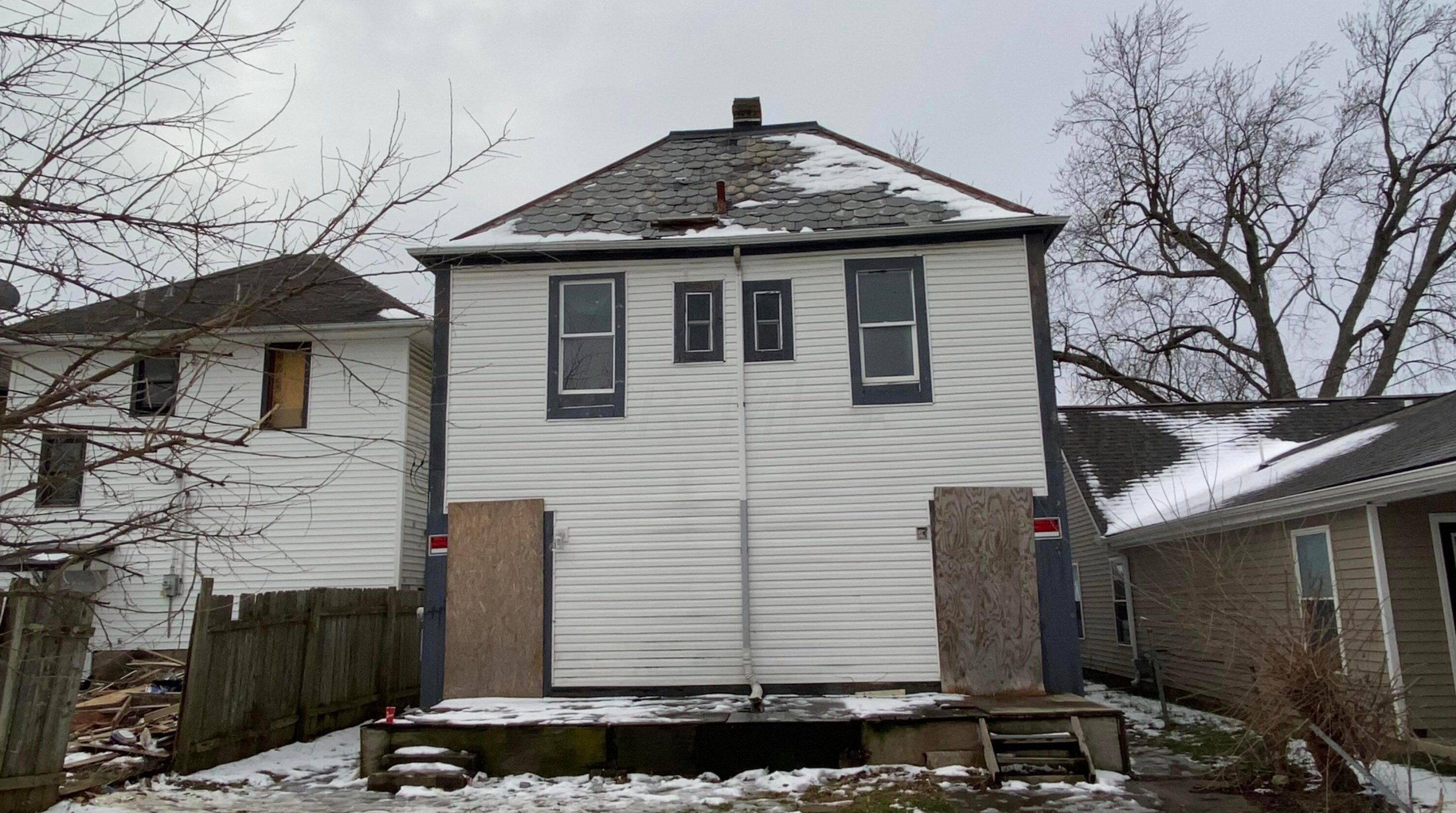 154 Oakley Ave, Columbus OH 43204-3217 exterior