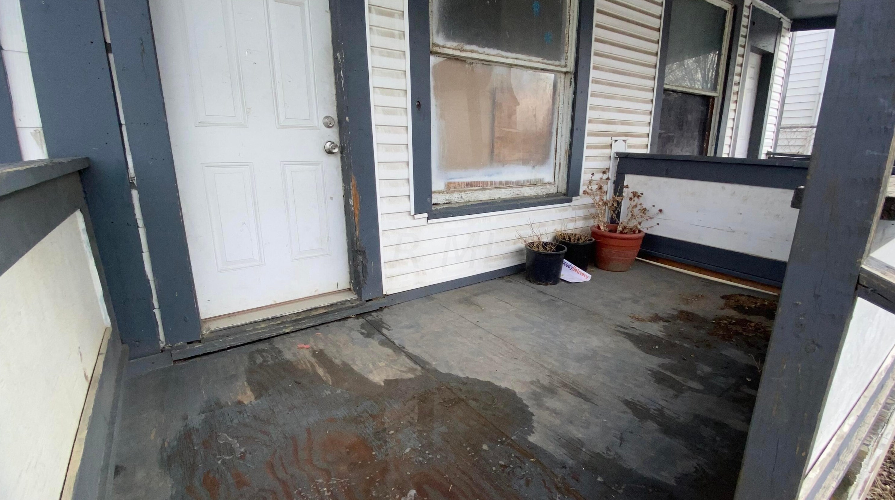 154 Oakley Ave, Columbus OH 43204-3217 exterior