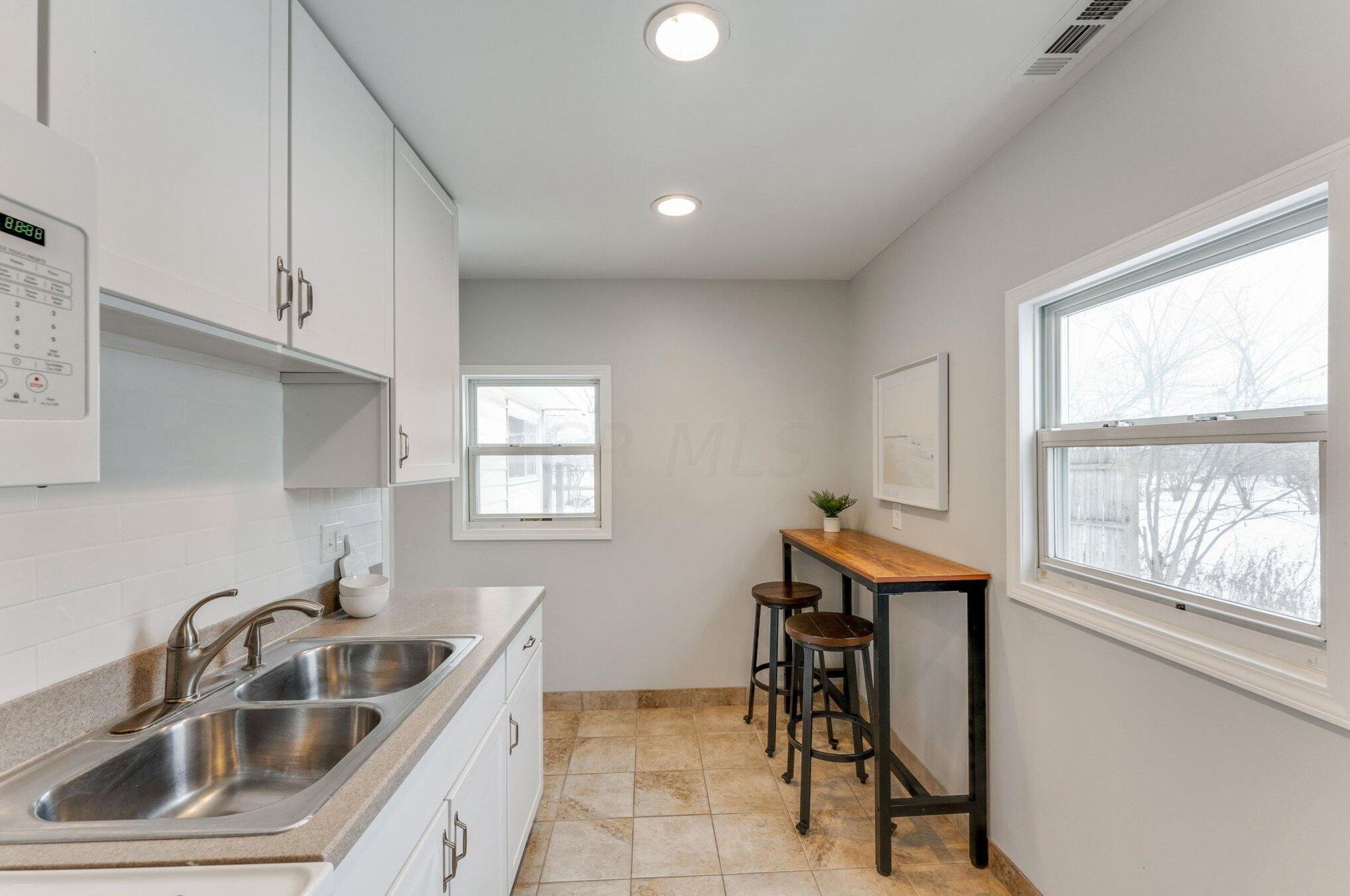 276 Hampton Rd, Columbus OH 43213-2730 exterior