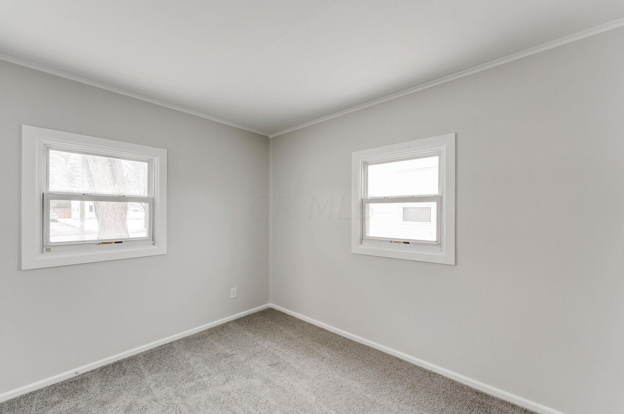 276 Hampton Rd, Columbus OH 43213-2730 exterior