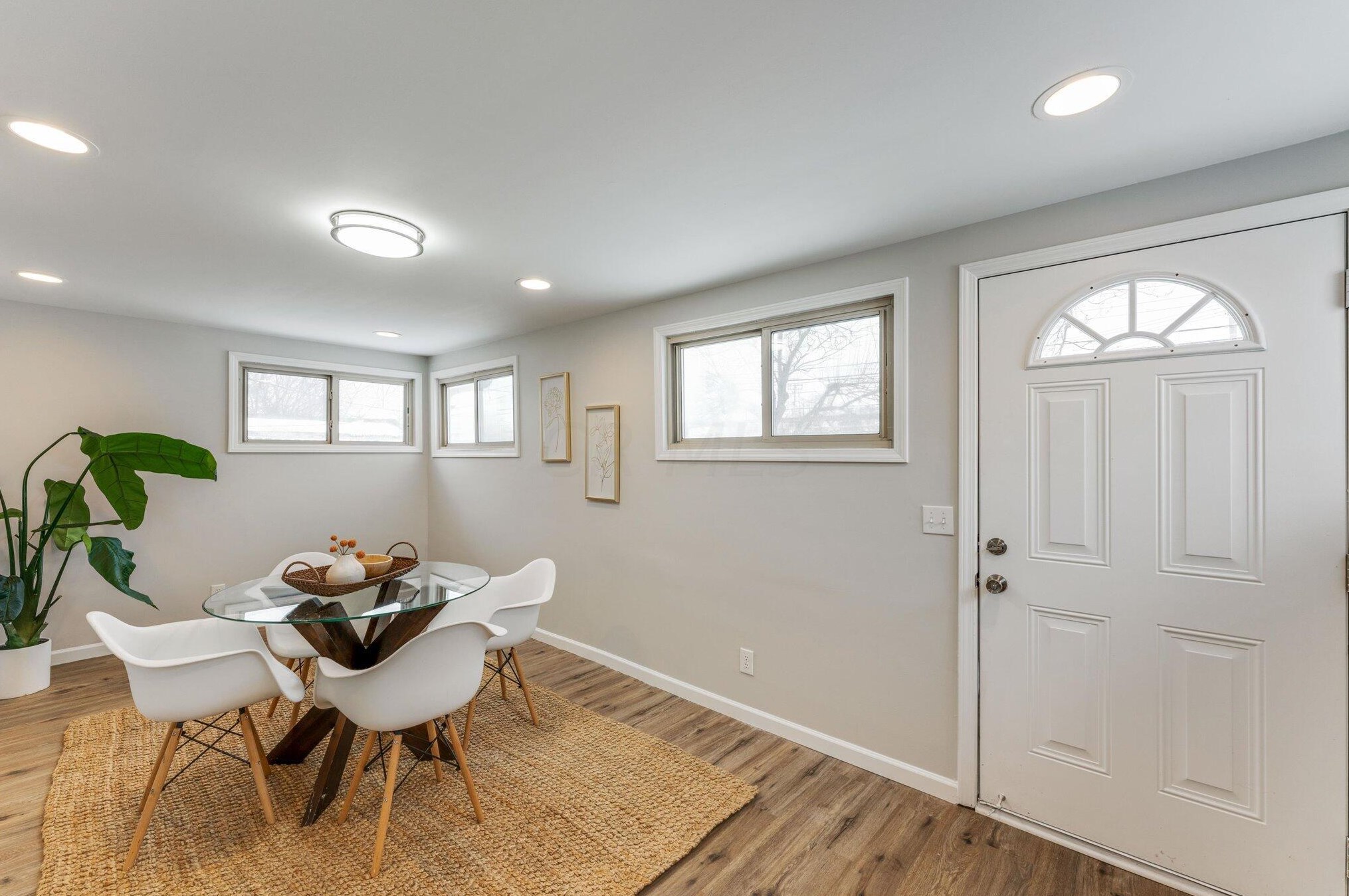 276 Hampton Rd, Columbus OH 43213-2730 exterior