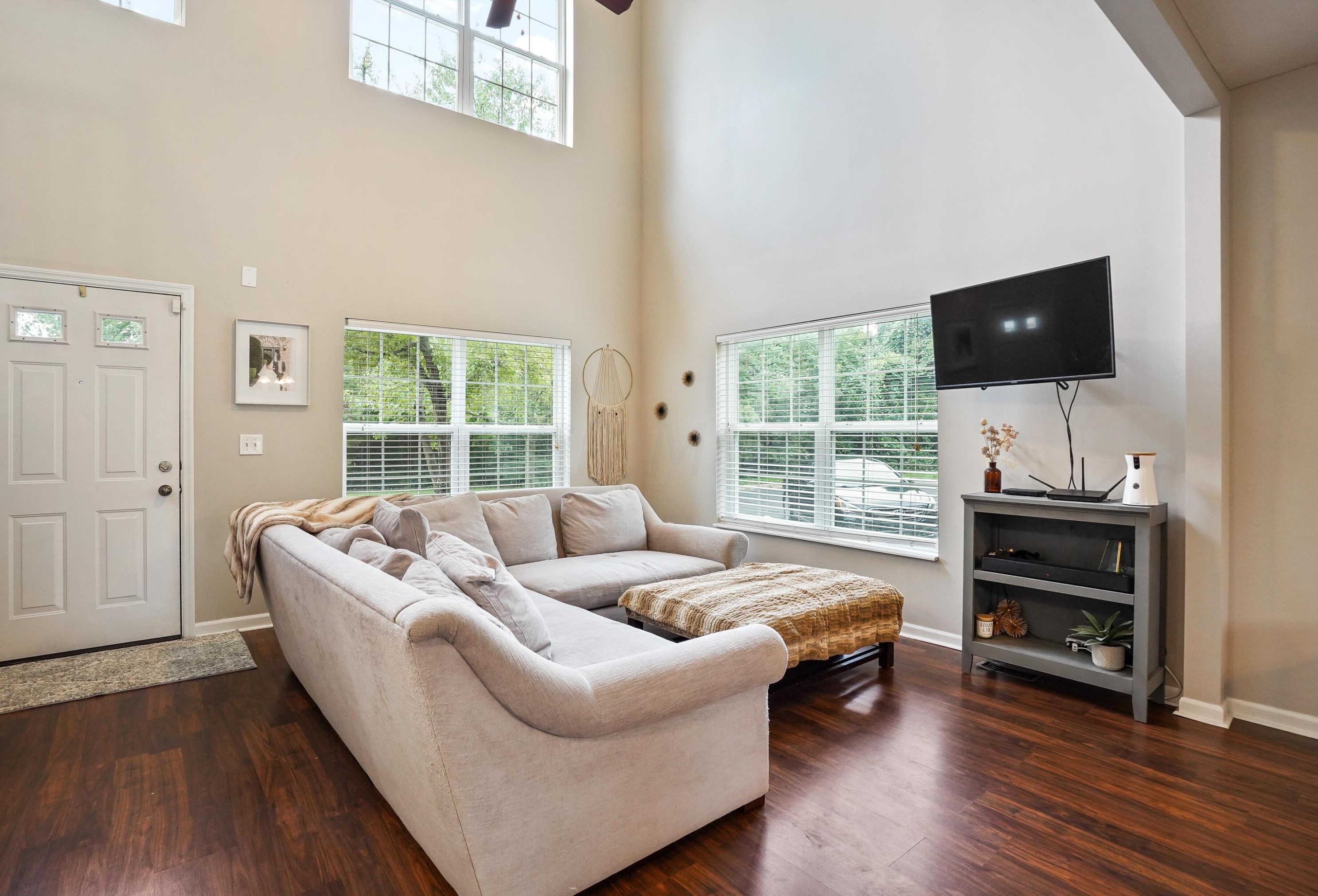 9127 Walker Park Dr, Columbus OH  43240-2194 exterior