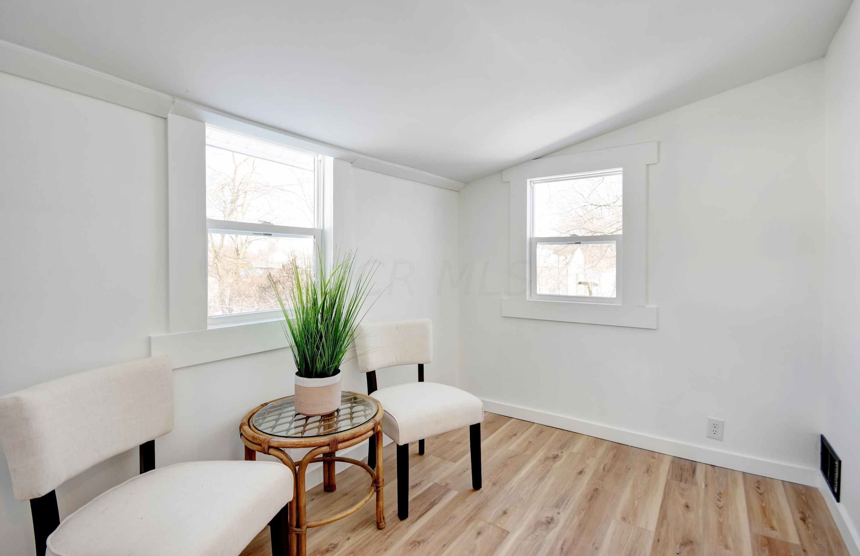 2062 Briarwood Ave, Columbus OH 43211-1301 exterior