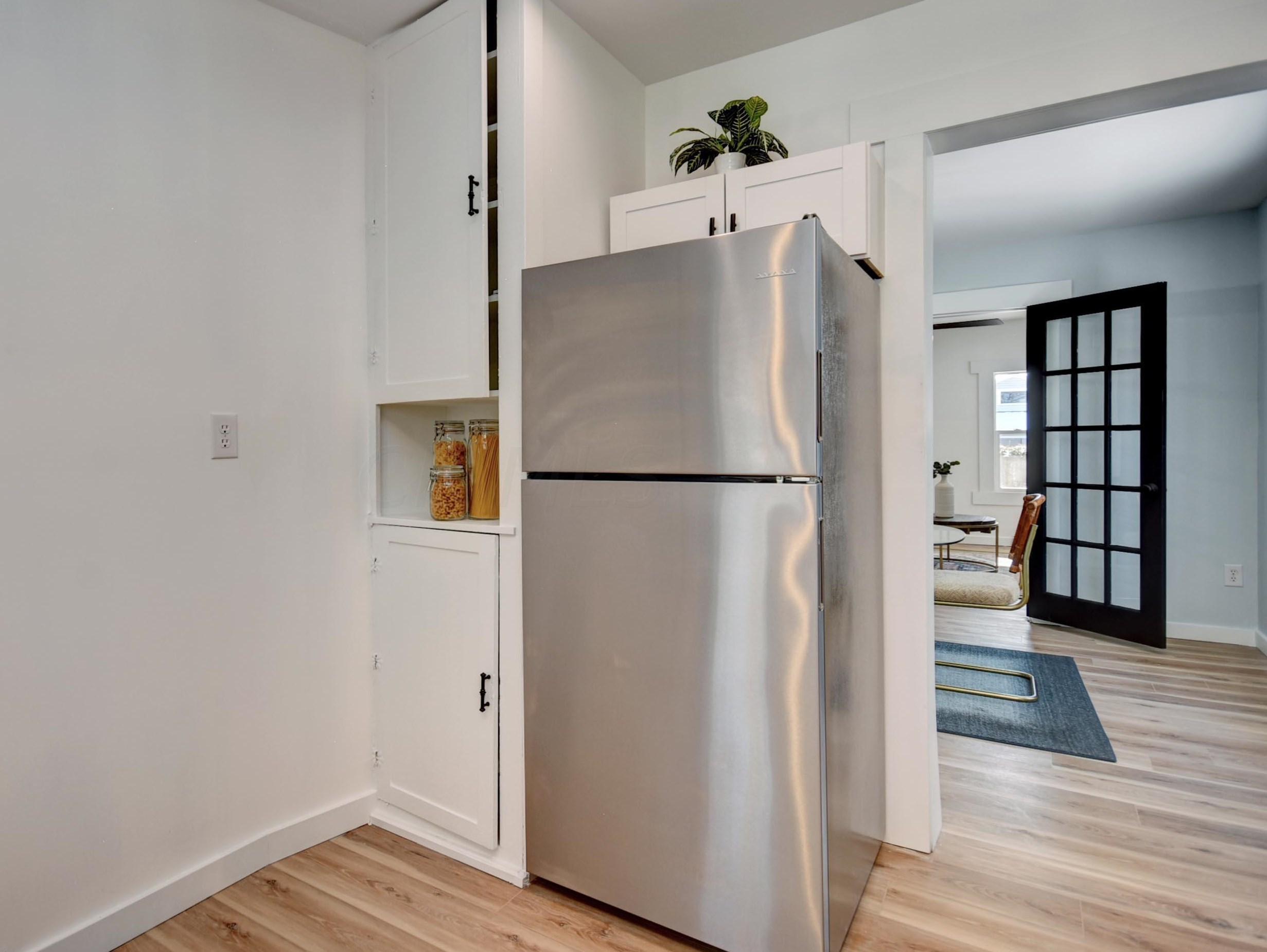 2062 Briarwood Ave, Columbus OH 43211-1301 exterior