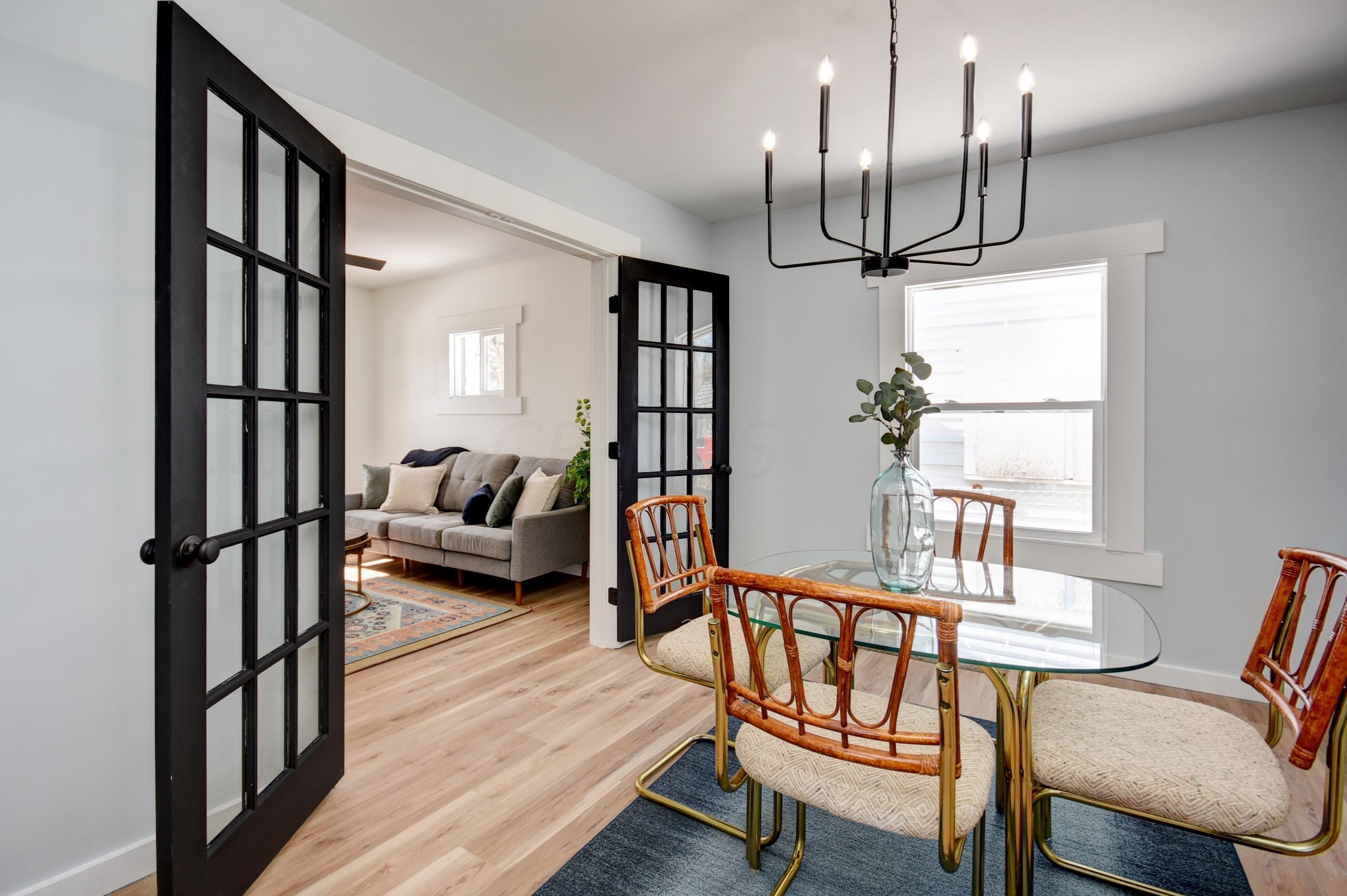 2062 Briarwood Ave, Columbus OH 43211-1301 exterior