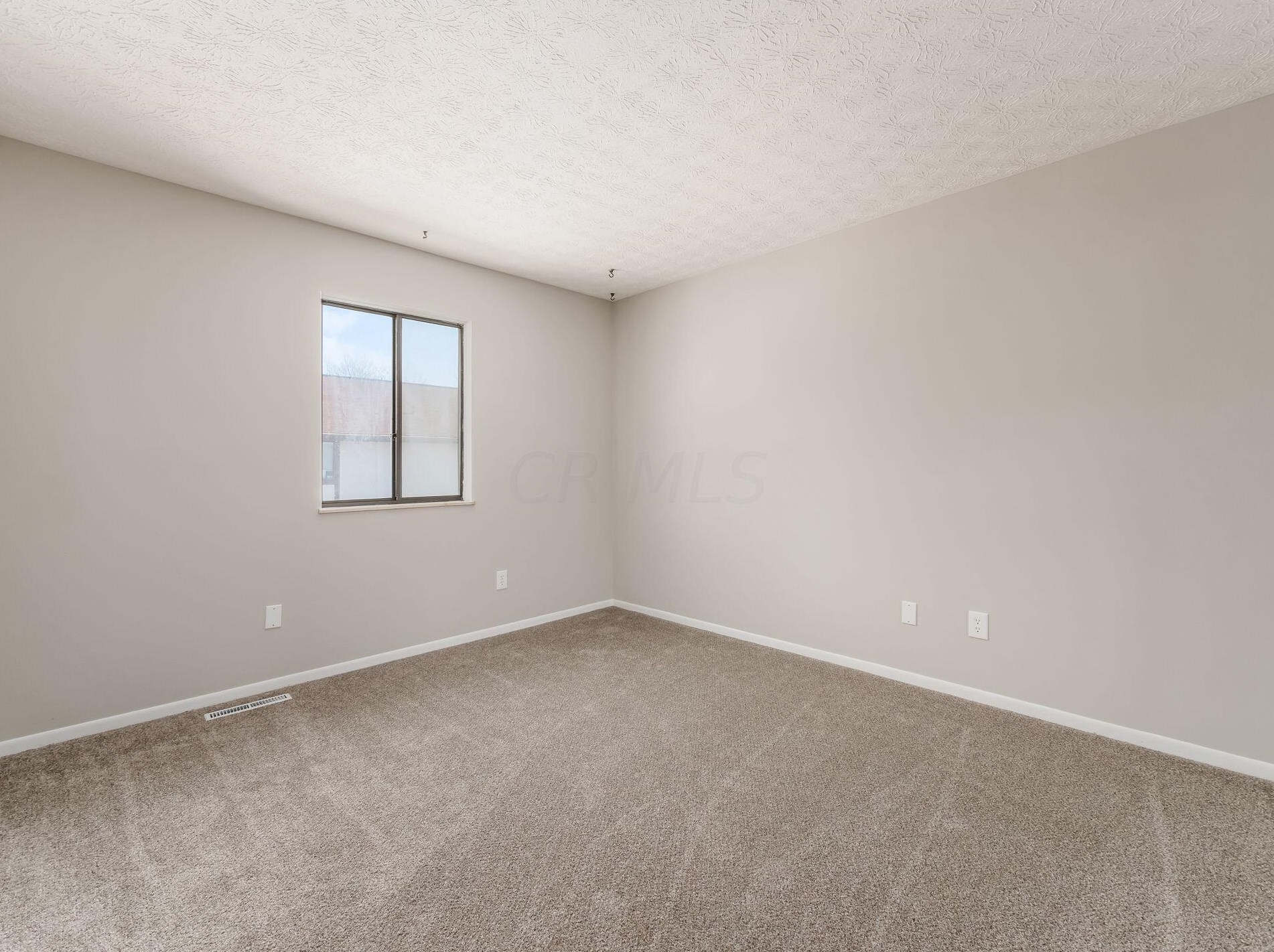 3052 Highcliff Ct, Columbus OH 43231-2346 exterior