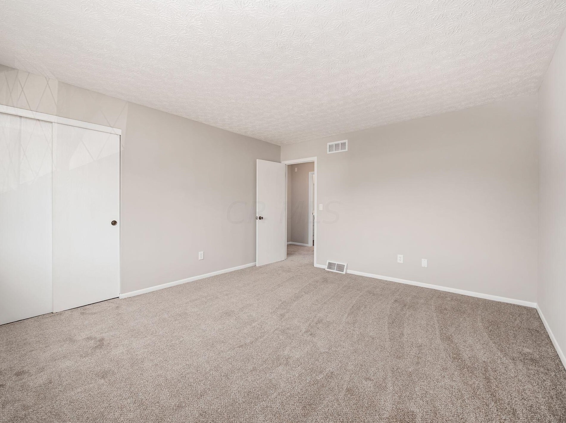 3052 Highcliff Ct, Columbus OH 43231-2346 exterior