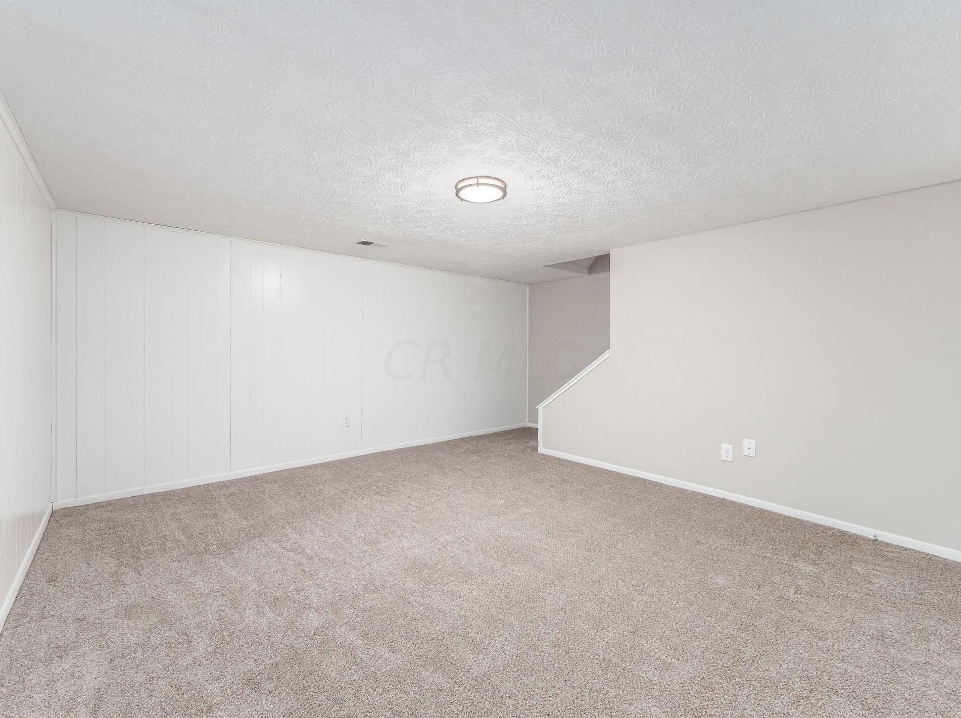 3052 Highcliff Ct, Columbus OH 43231-2346 exterior