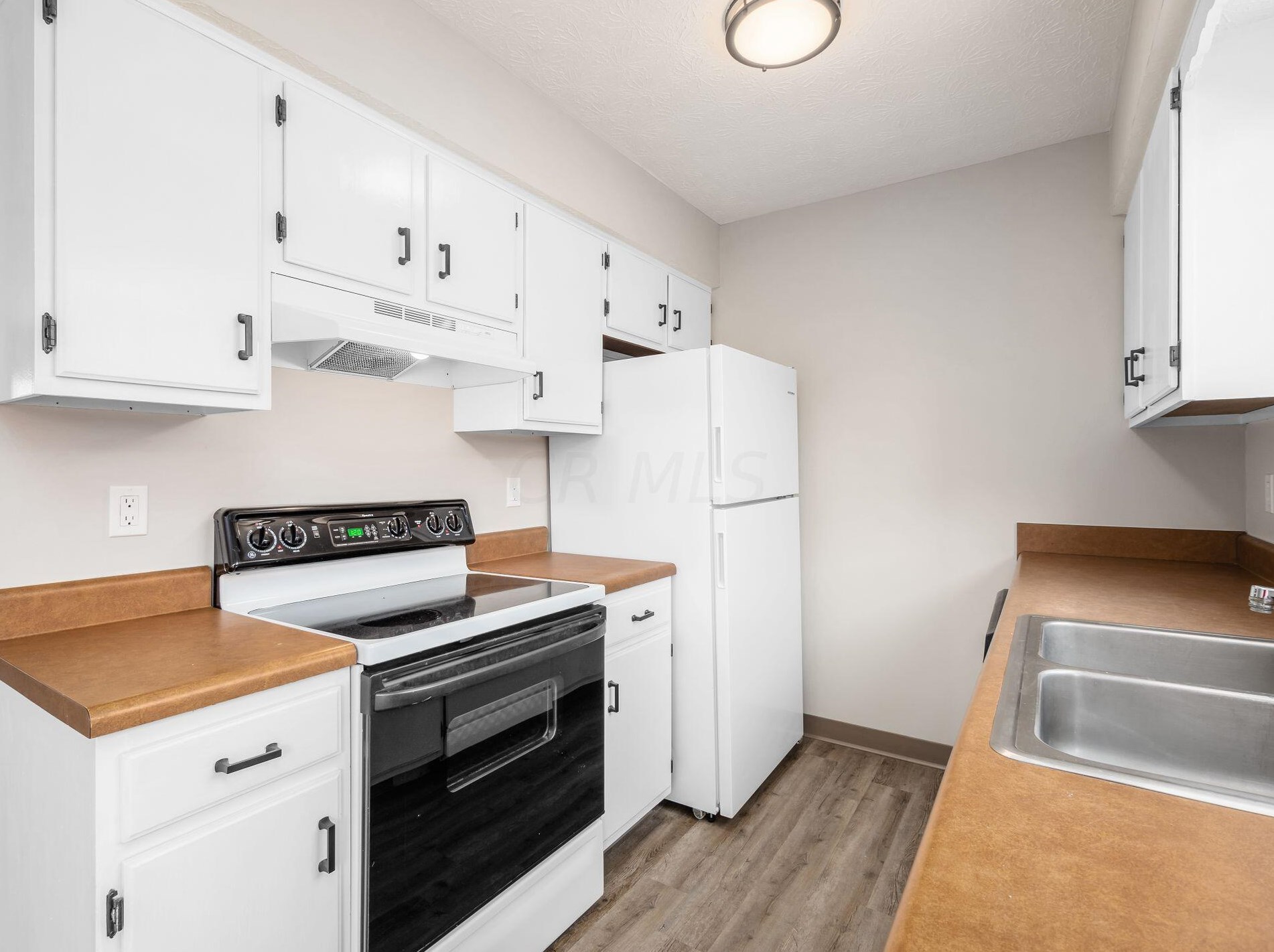 3052 Highcliff Ct, Columbus OH 43231-2346 exterior