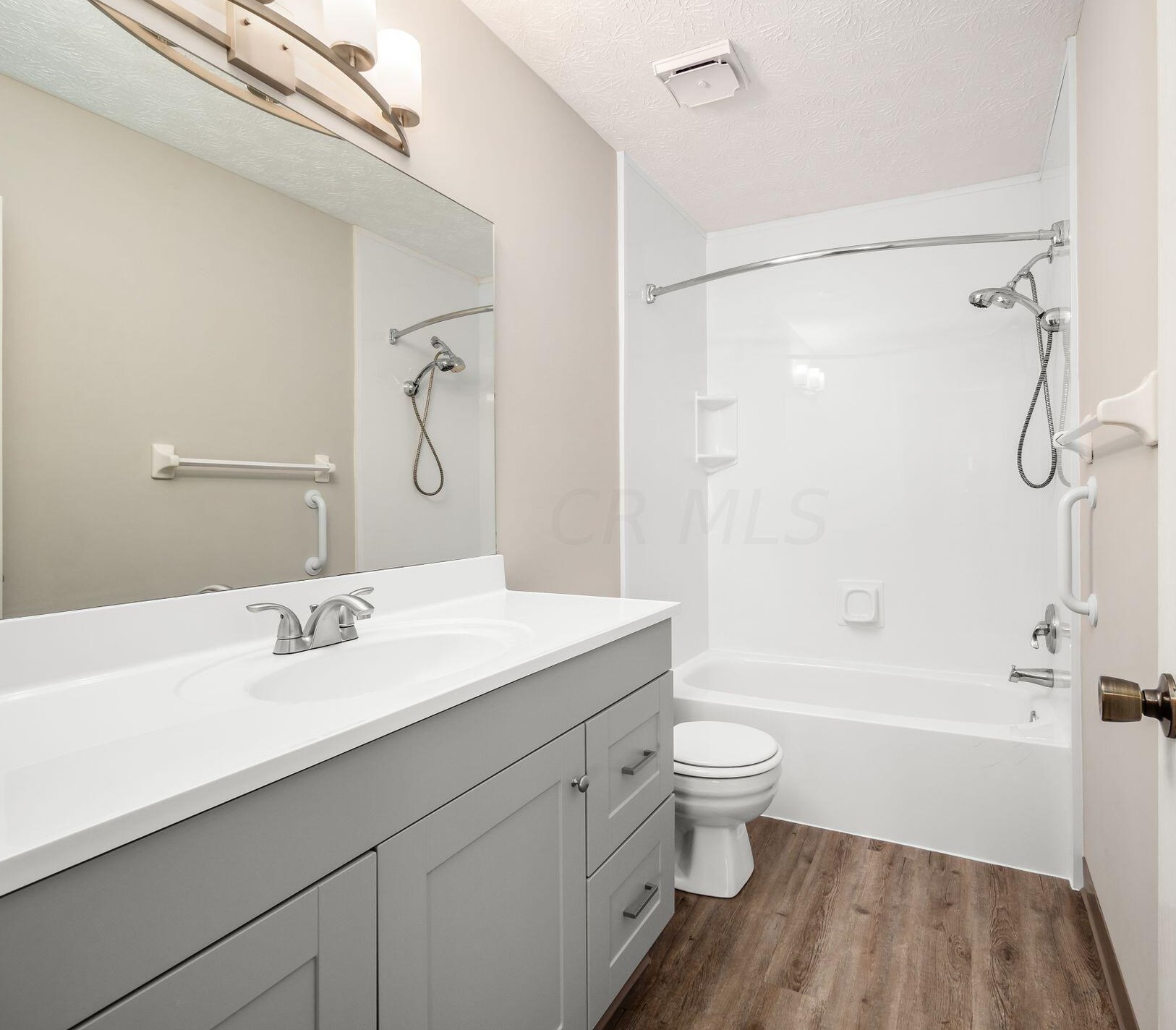 3052 Highcliff Ct, Columbus OH 43231-2346 exterior