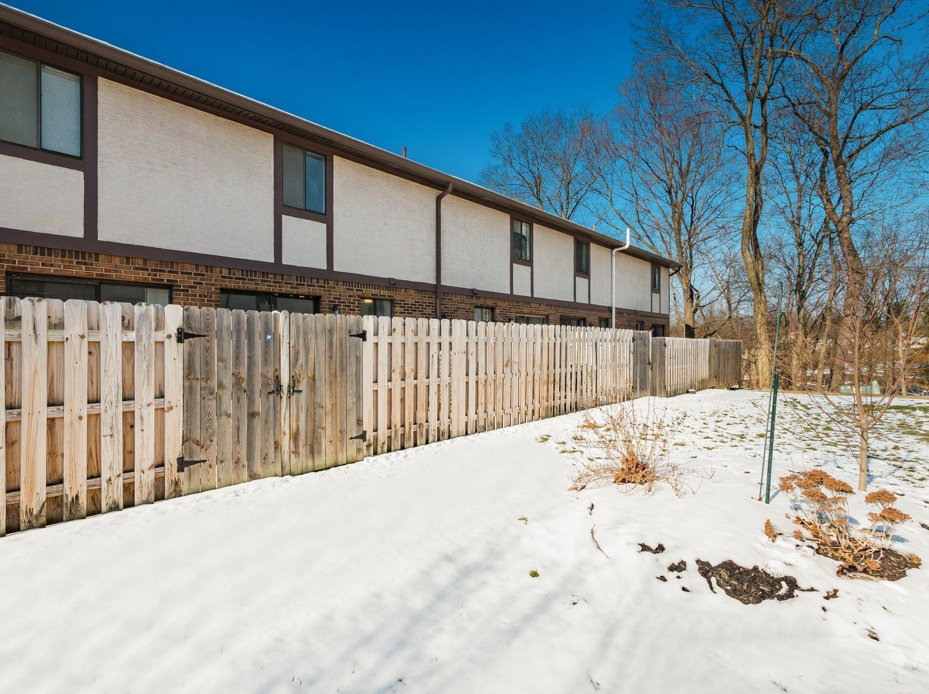 3052 Highcliff Ct, Columbus OH 43231-2346 exterior